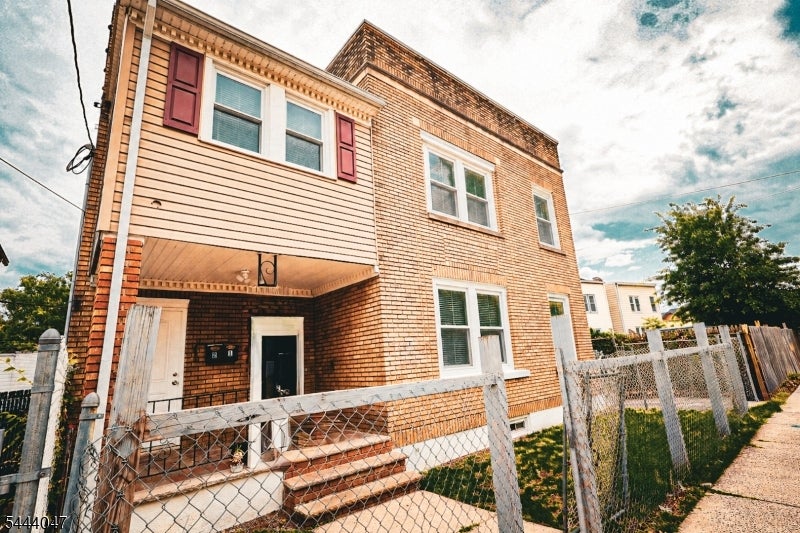 48 Salem St