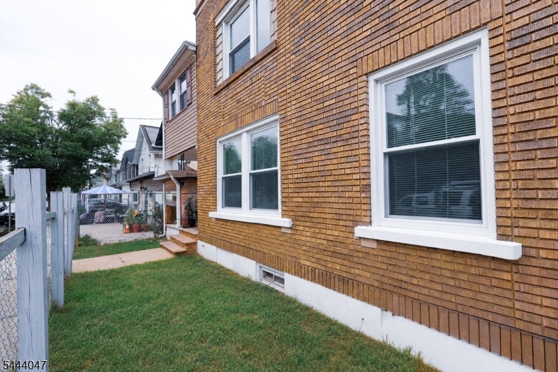 48 Salem St