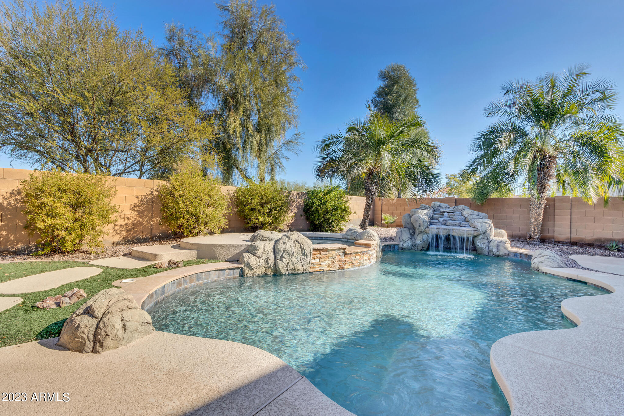 348 W BALSAM Drive