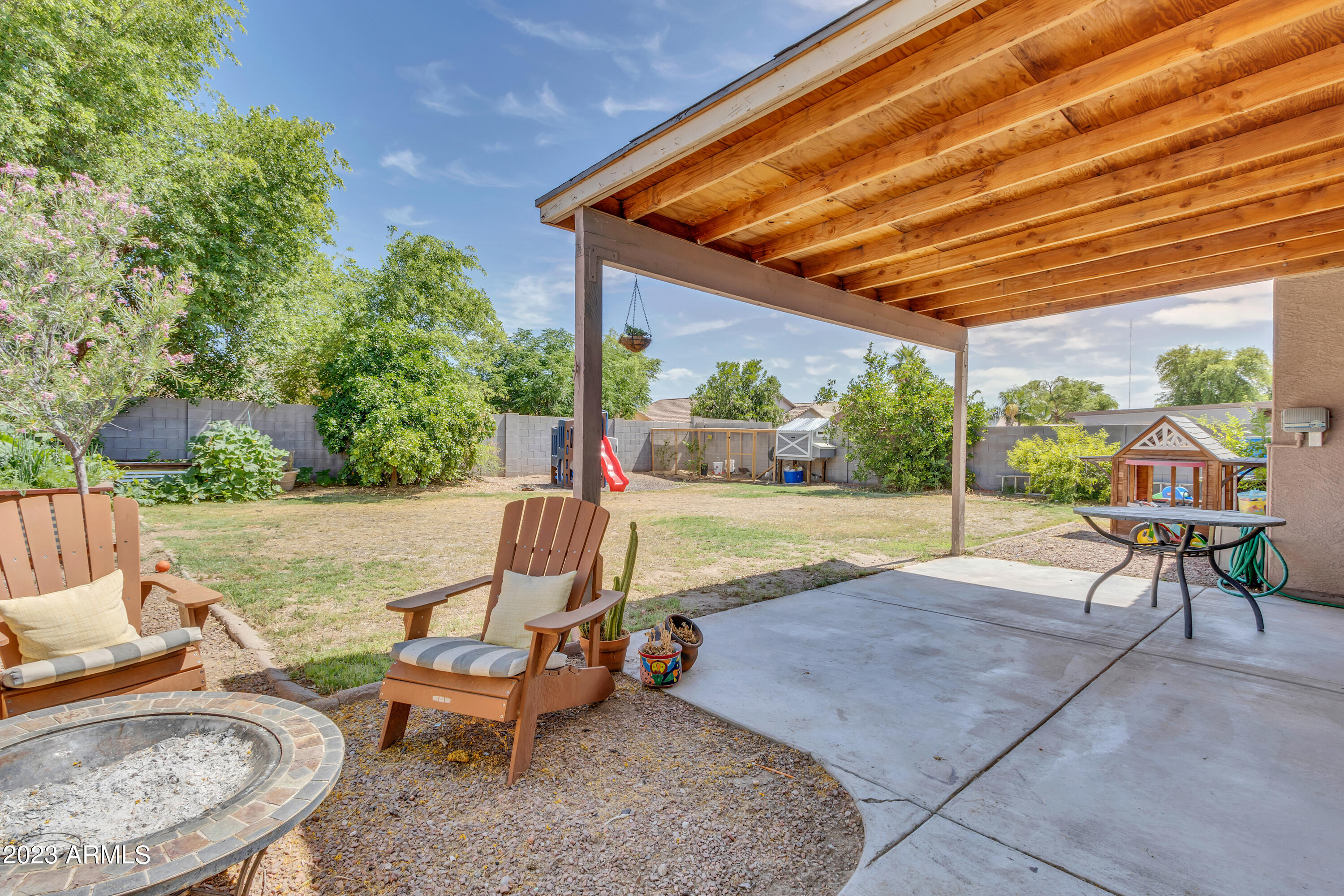 1938 E LIPIZZAN Drive