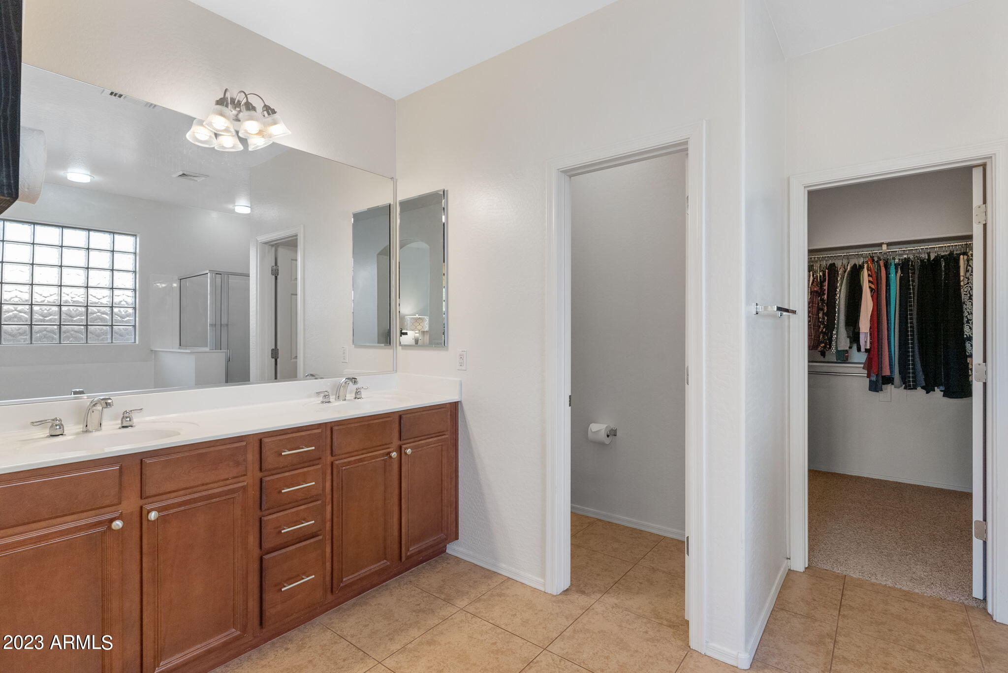 3015 E SPORTS Court