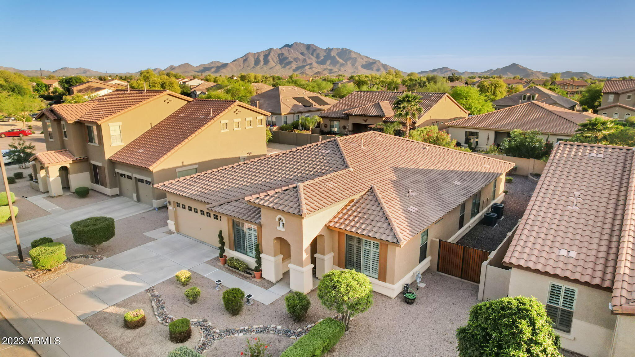 3015 E SPORTS Court