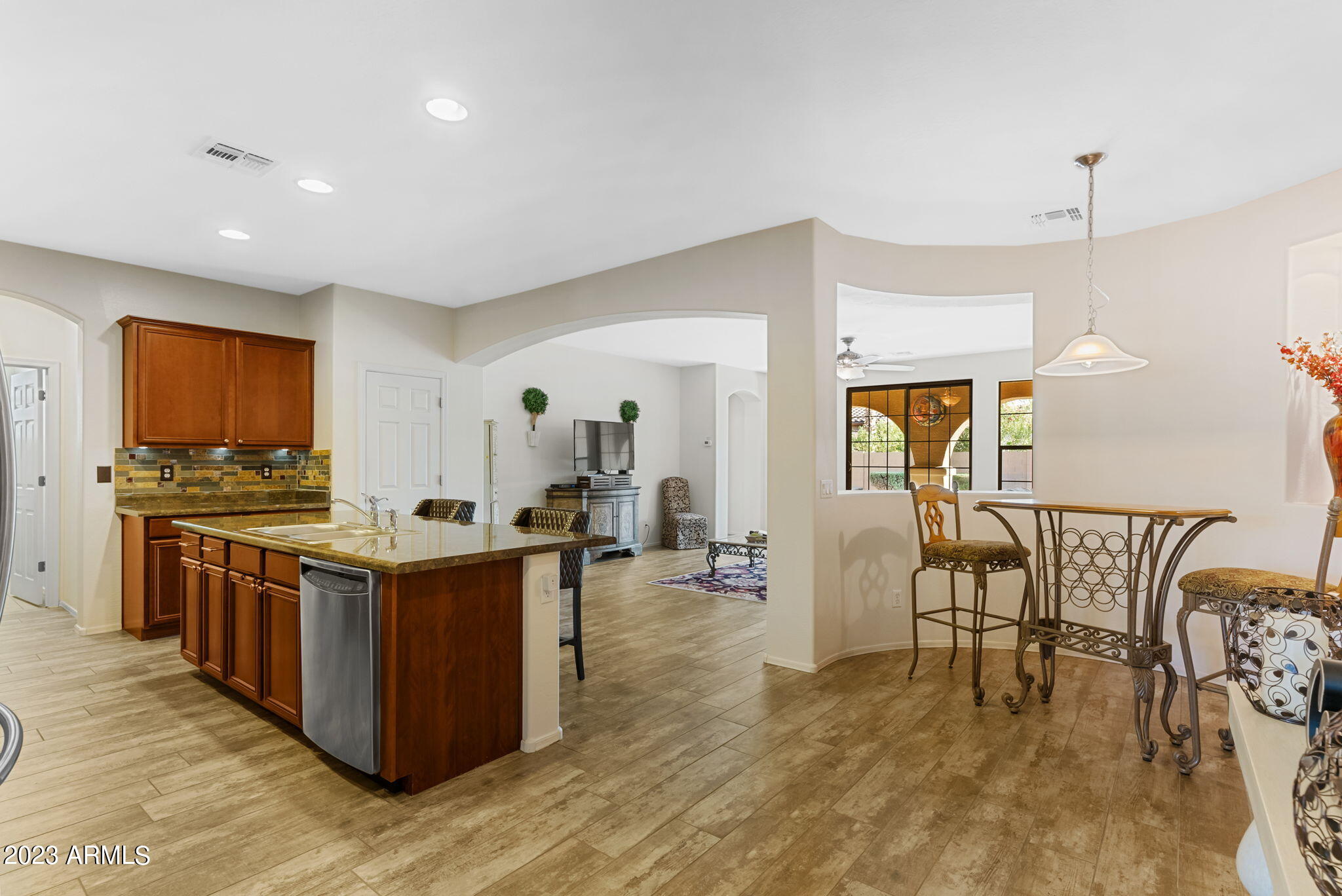 3015 E SPORTS Court