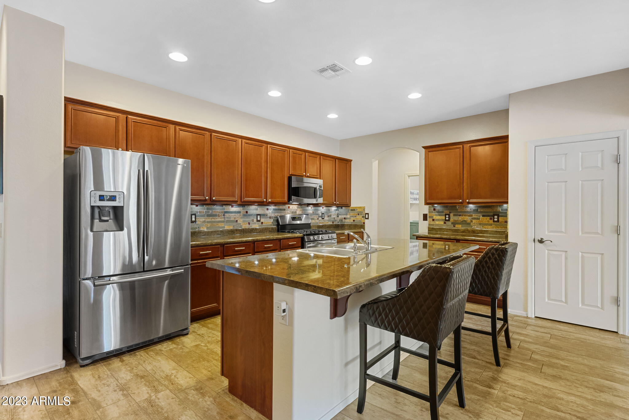 3015 E SPORTS Court