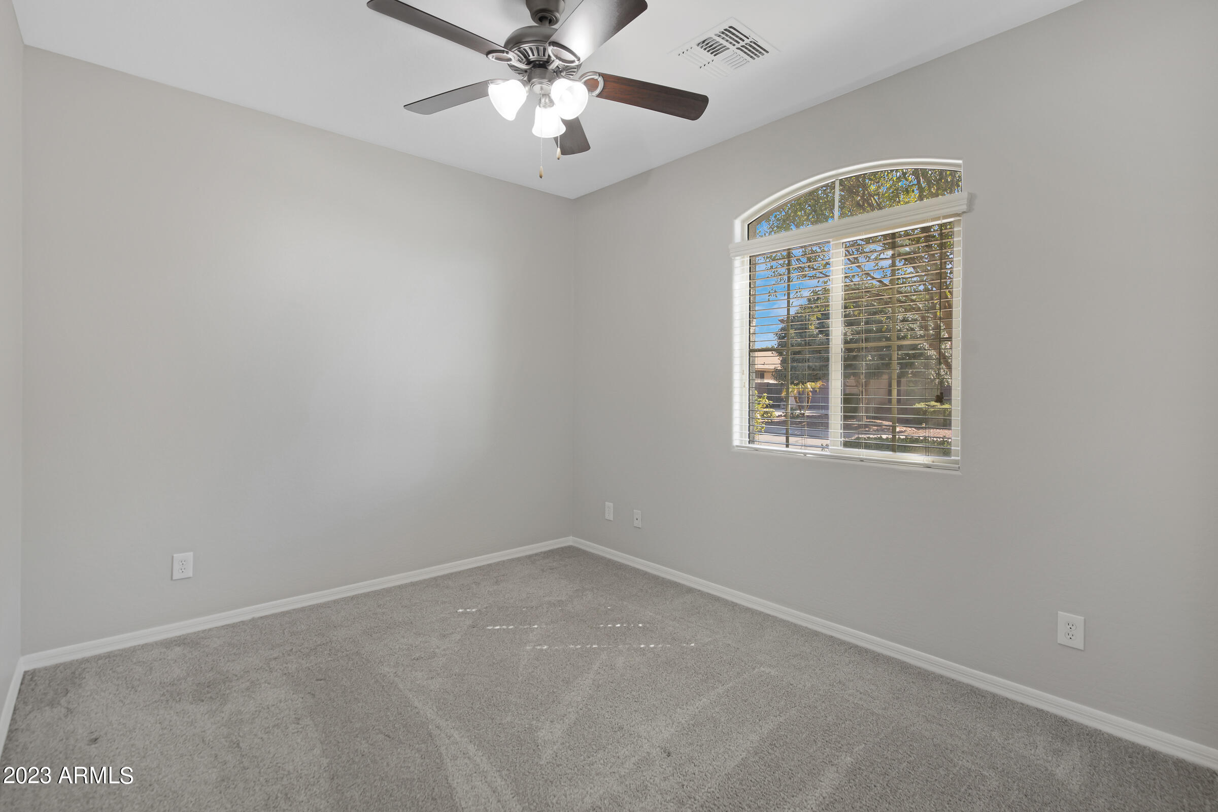 2524 E ELEANA Lane