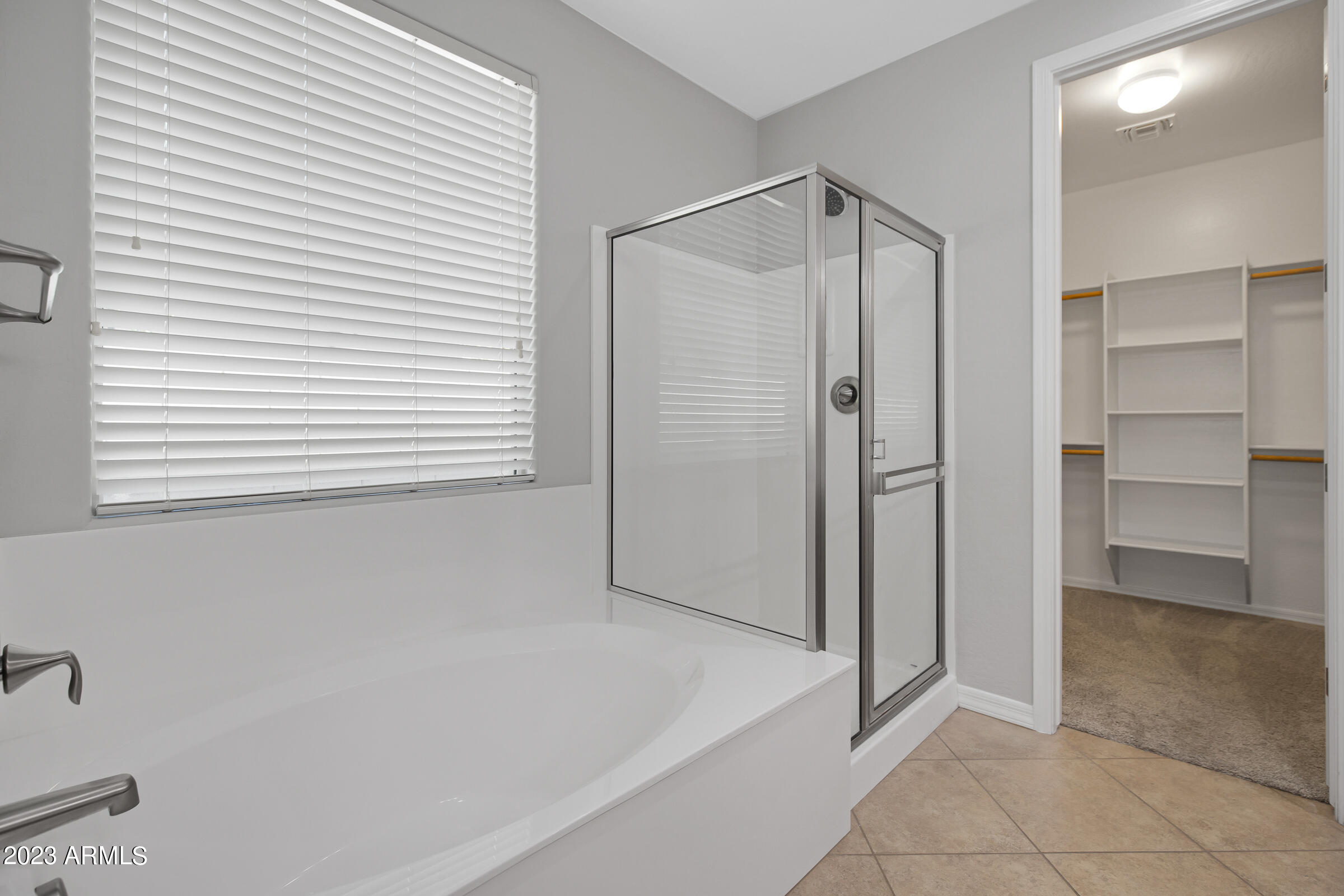 2524 E ELEANA Lane