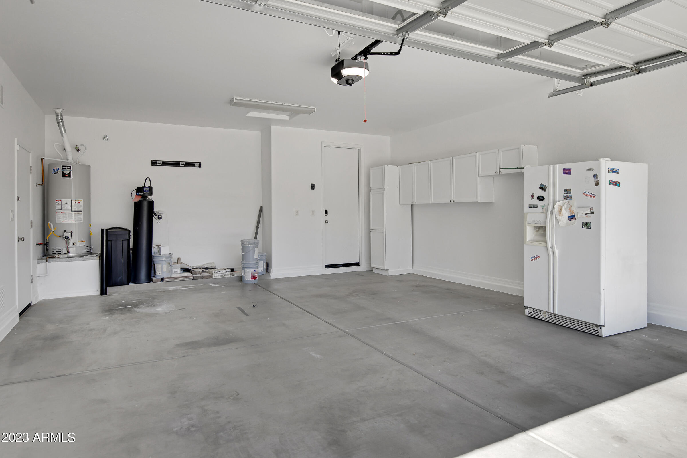 2524 E ELEANA Lane