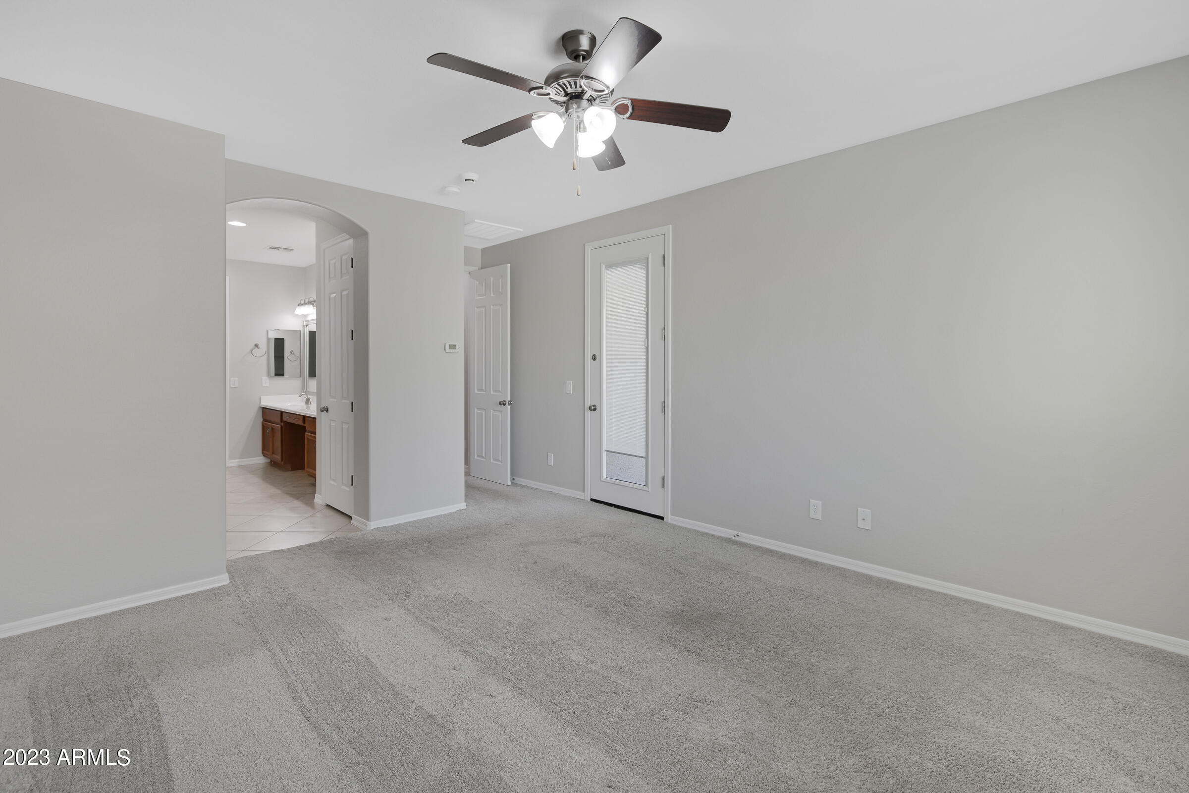 2524 E ELEANA Lane