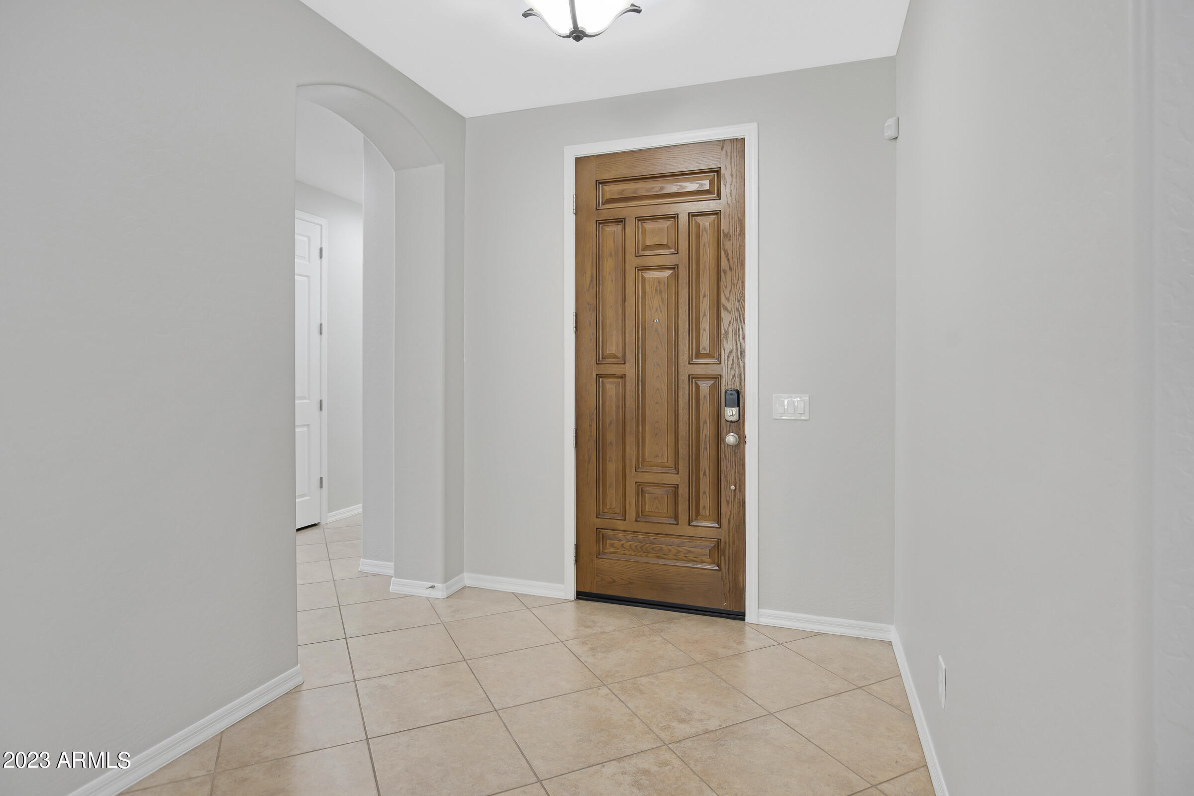 2524 E ELEANA Lane