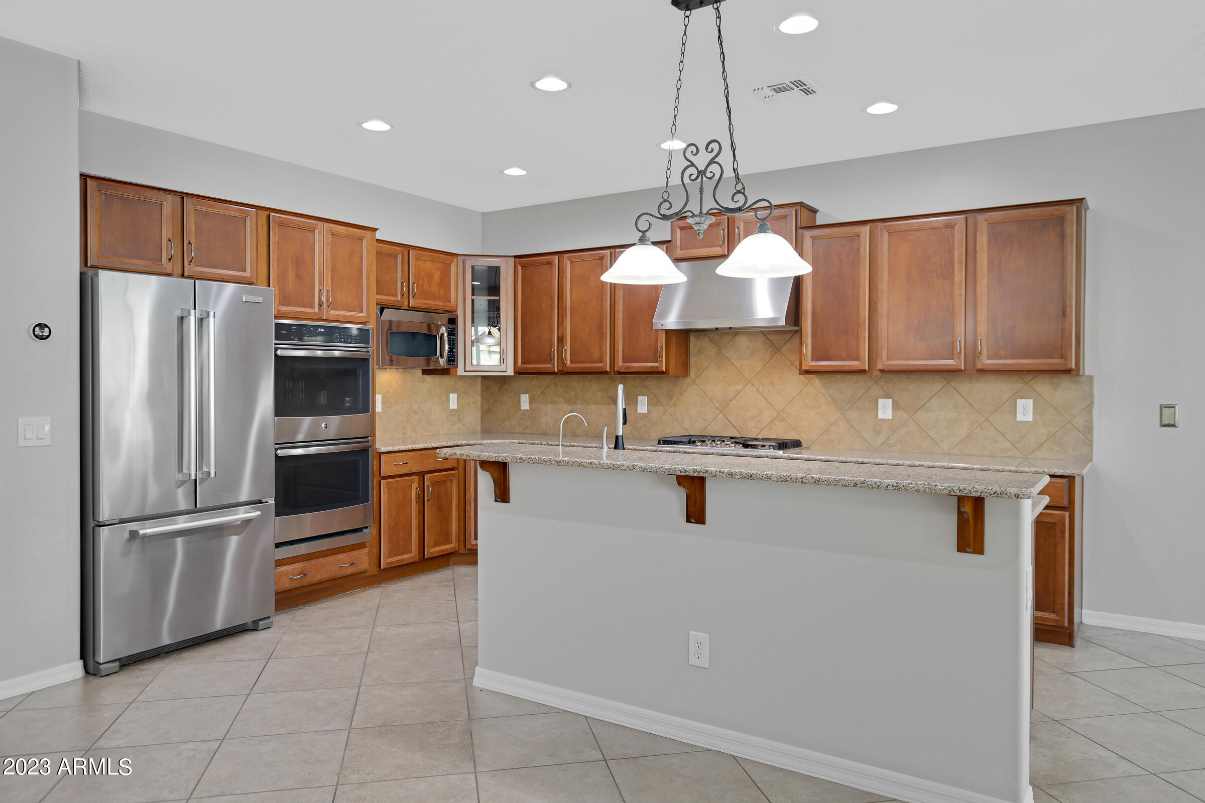 2524 E ELEANA Lane