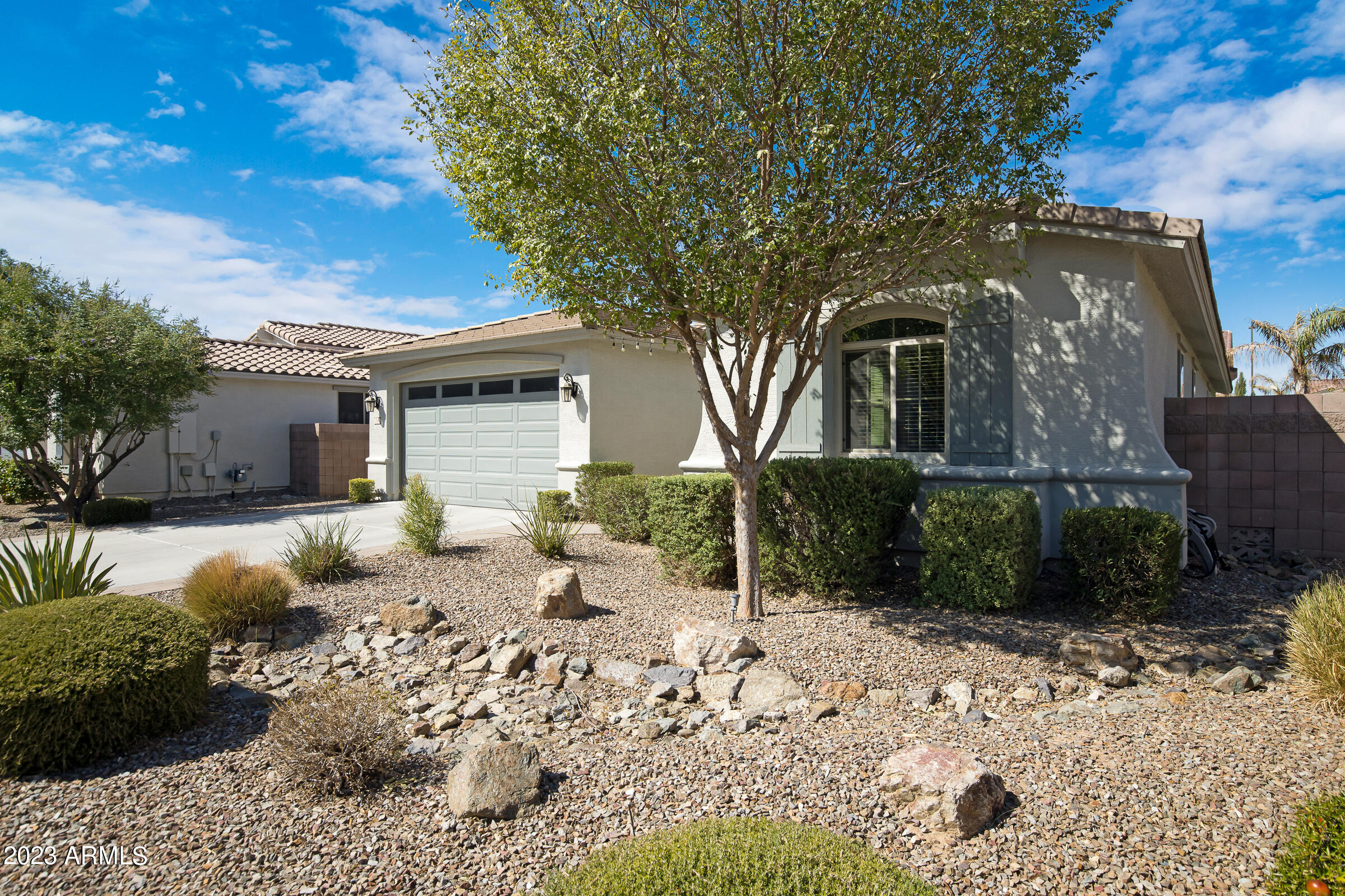 2524 E ELEANA Lane