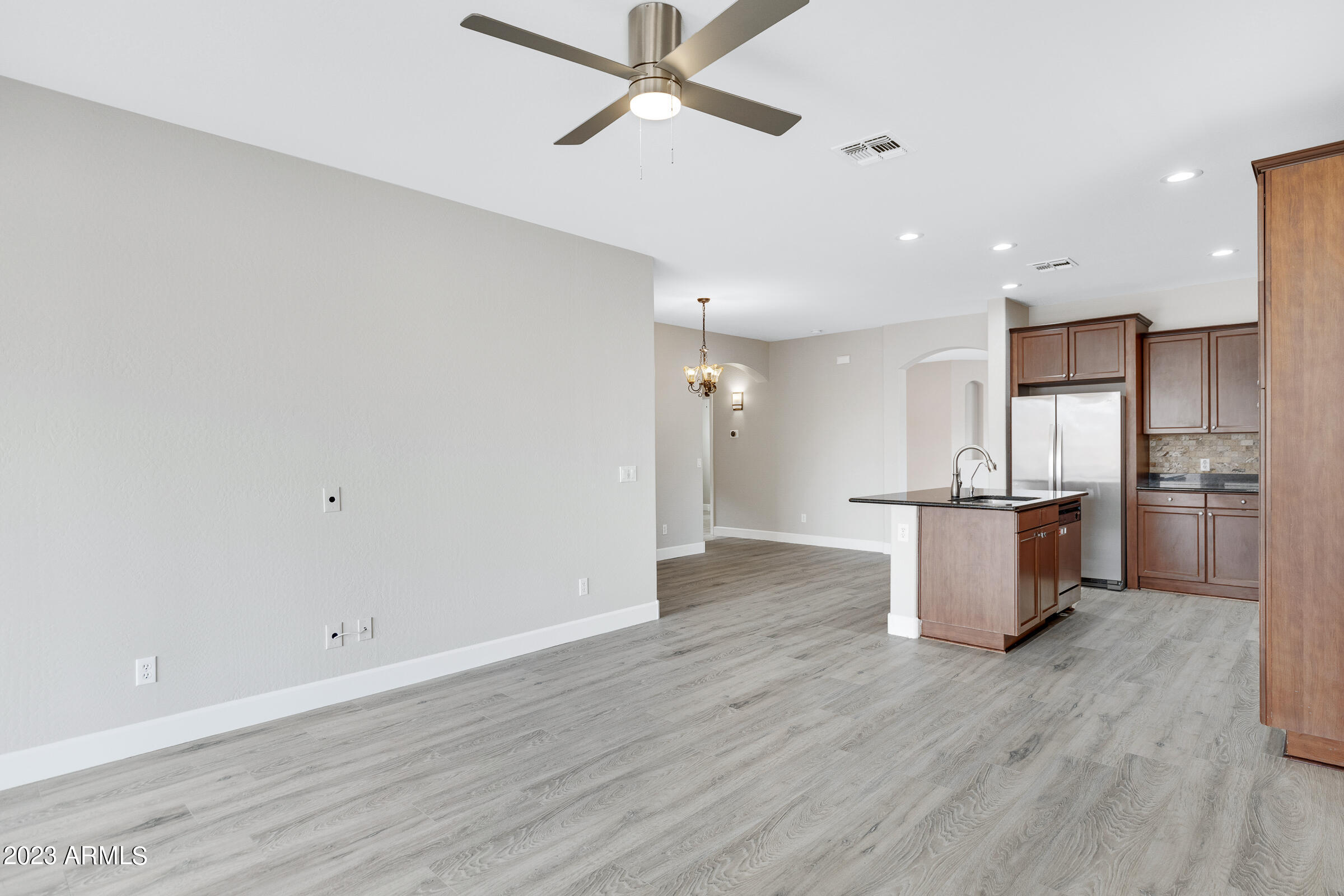 1469 S BUCKAROO Trail