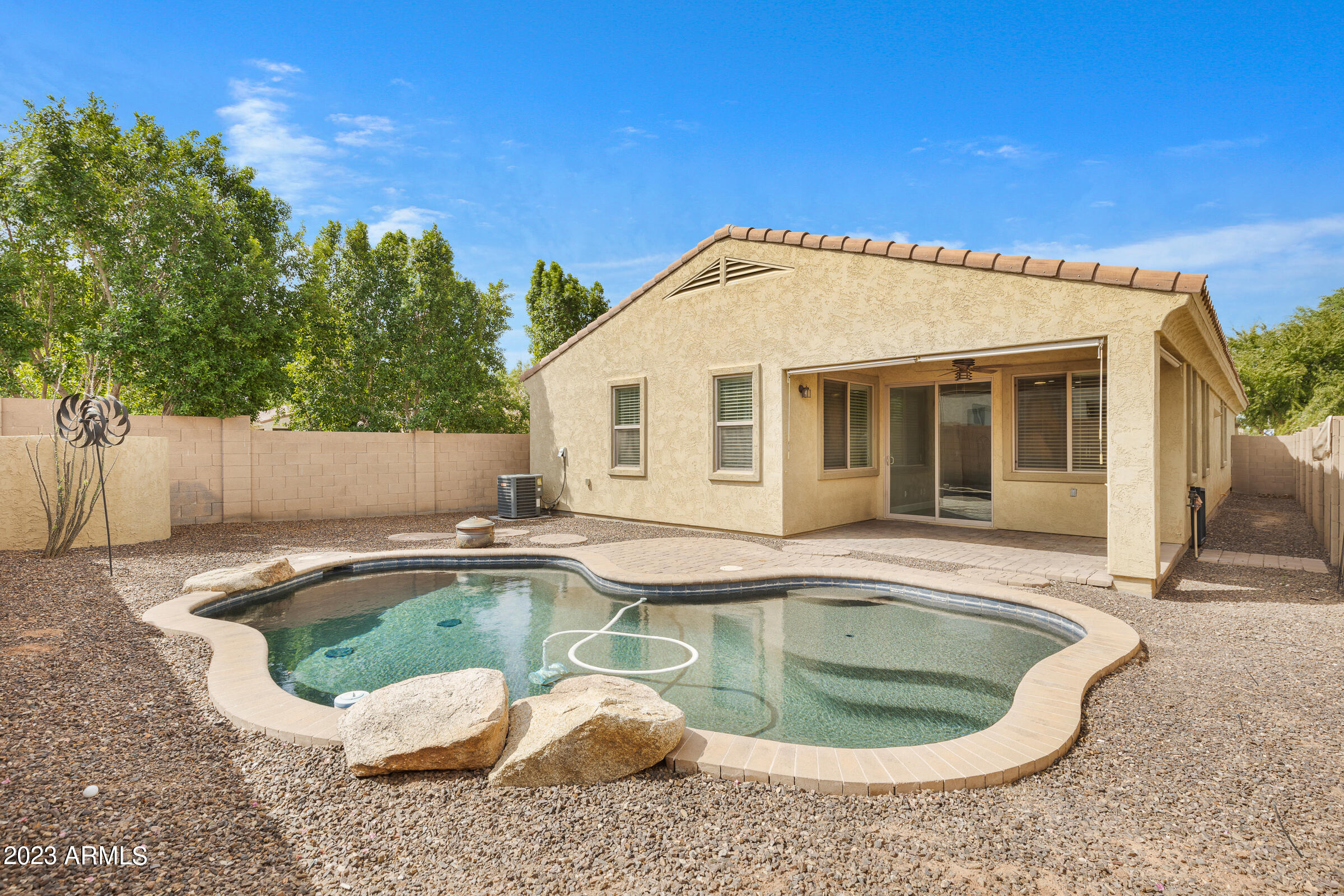 1469 S BUCKAROO Trail
