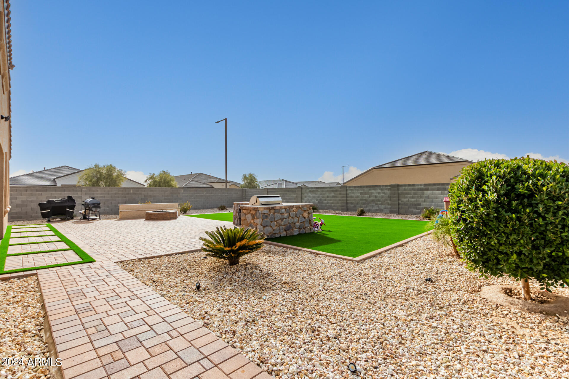 30473 W INDIANOLA Avenue
