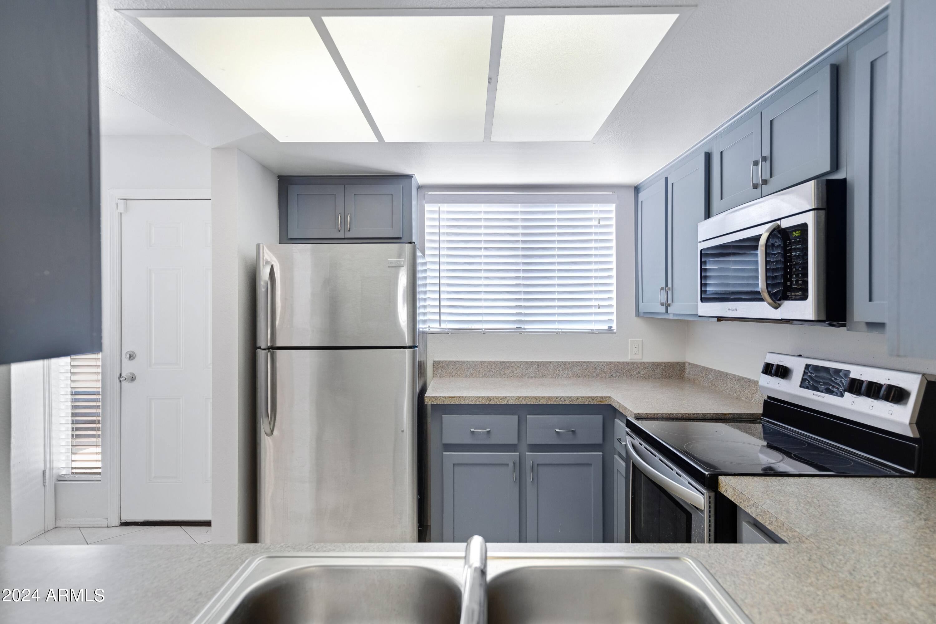 818 W 14TH Street