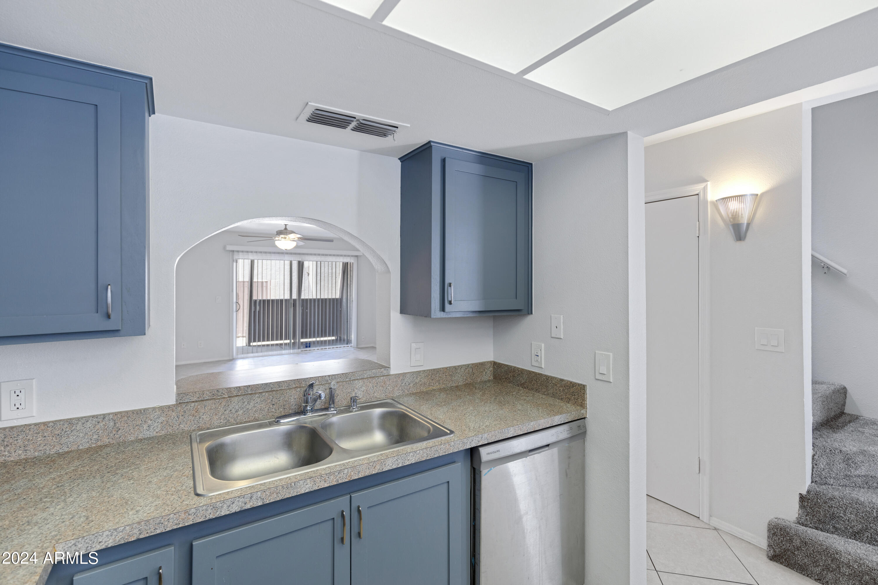 818 W 14TH Street