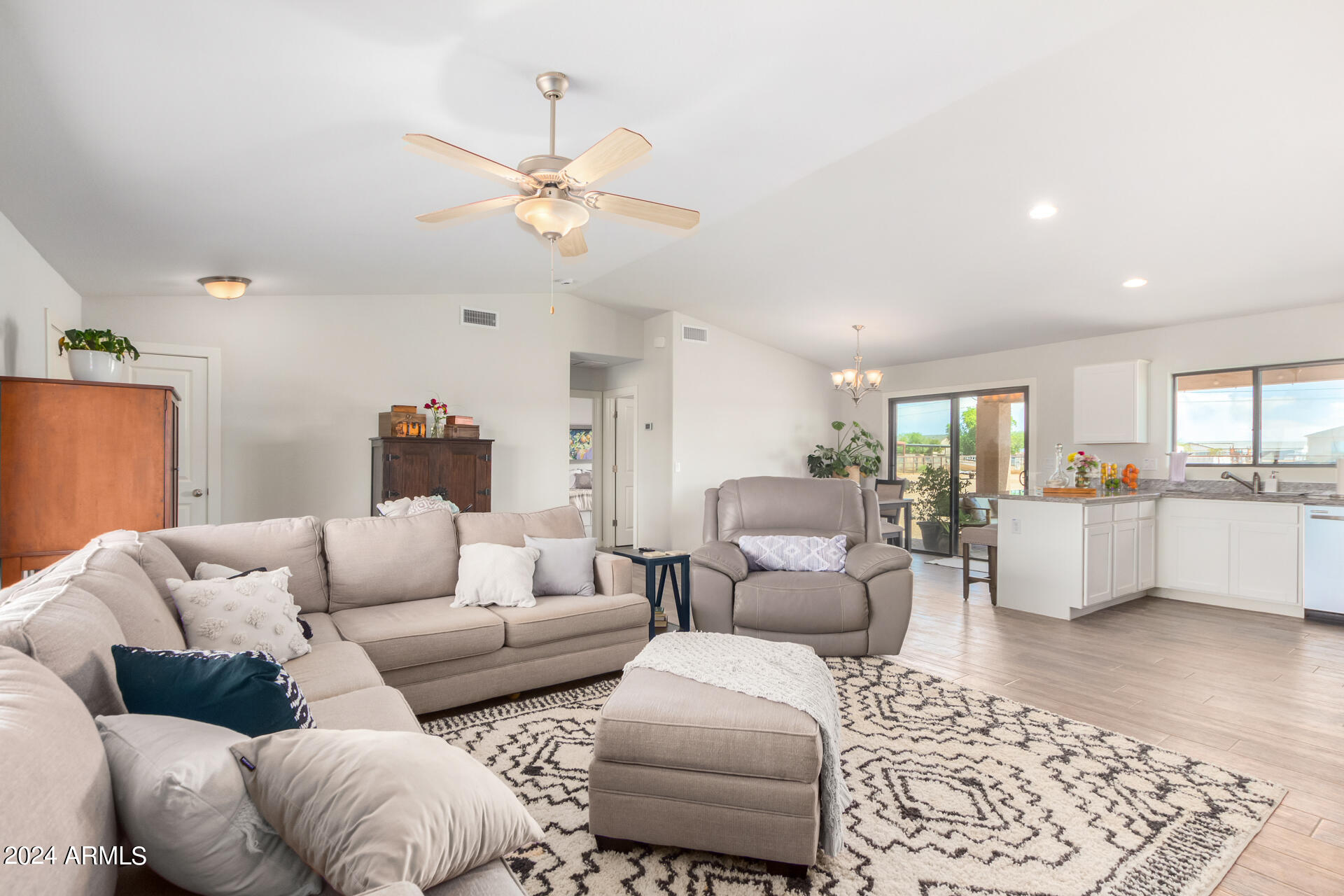 6065 E RED BIRD Lane