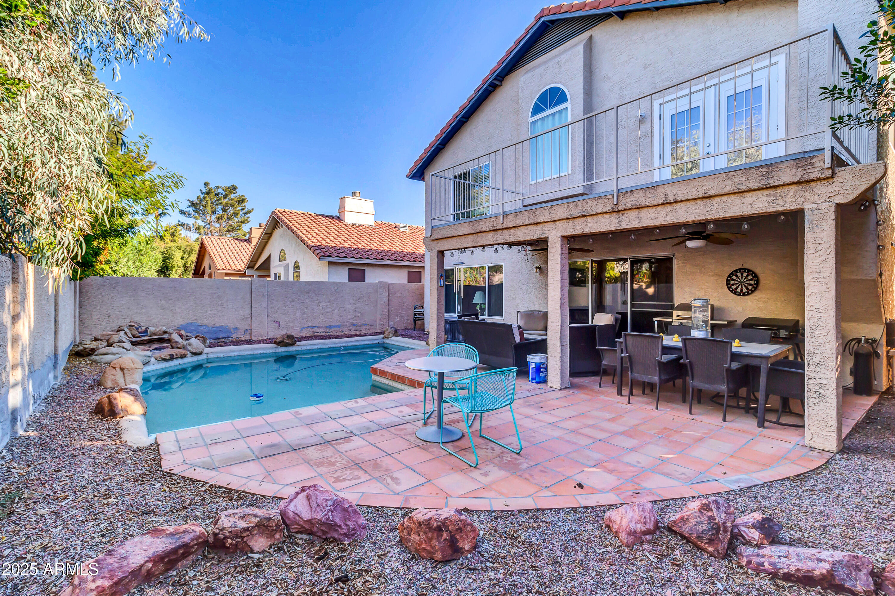 910 W SAN MATEO Court