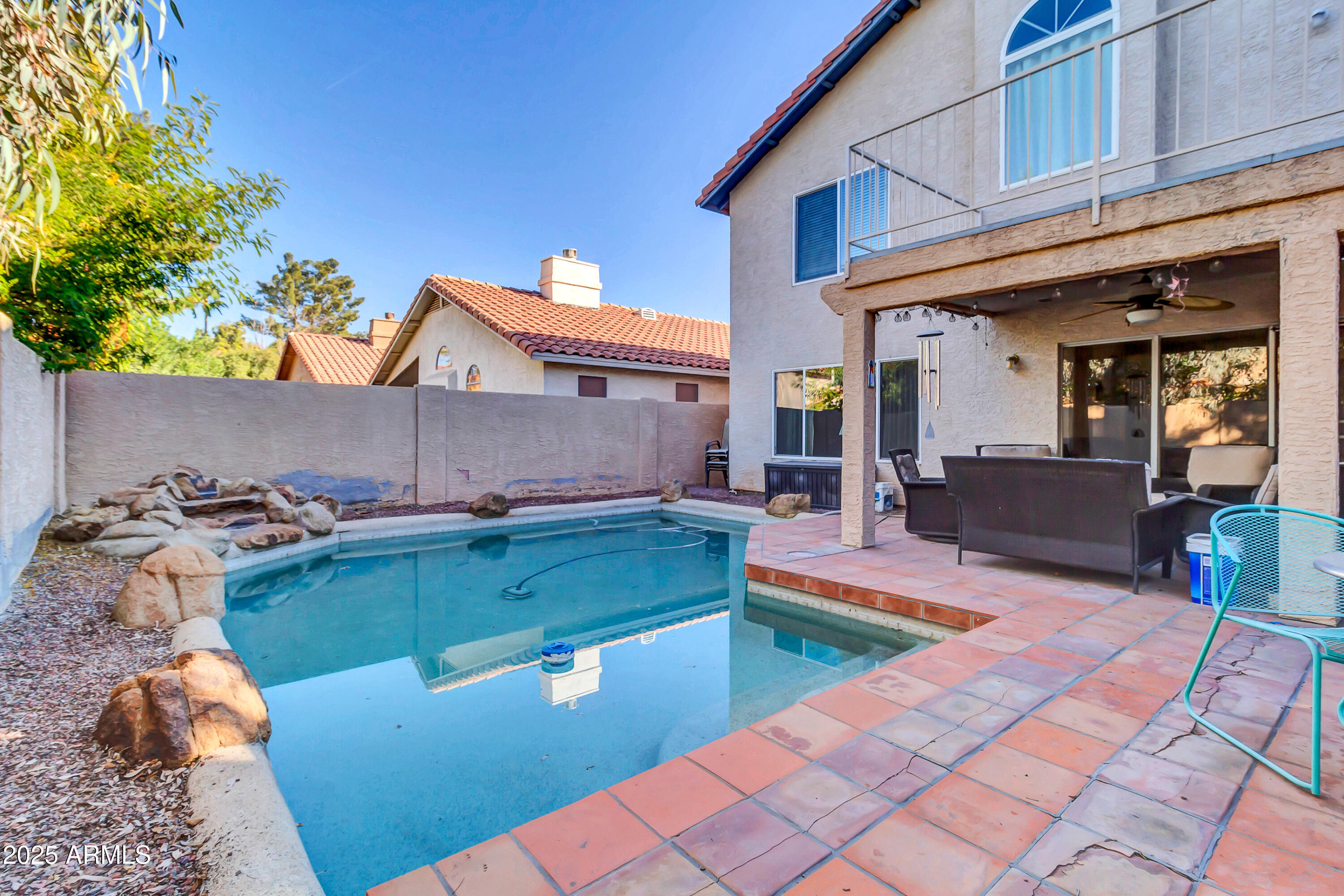 910 W SAN MATEO Court
