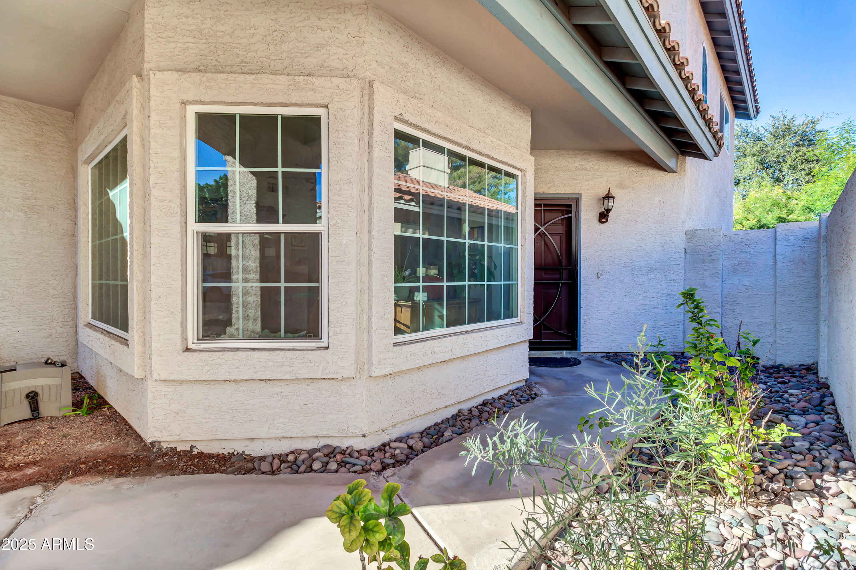 910 W SAN MATEO Court