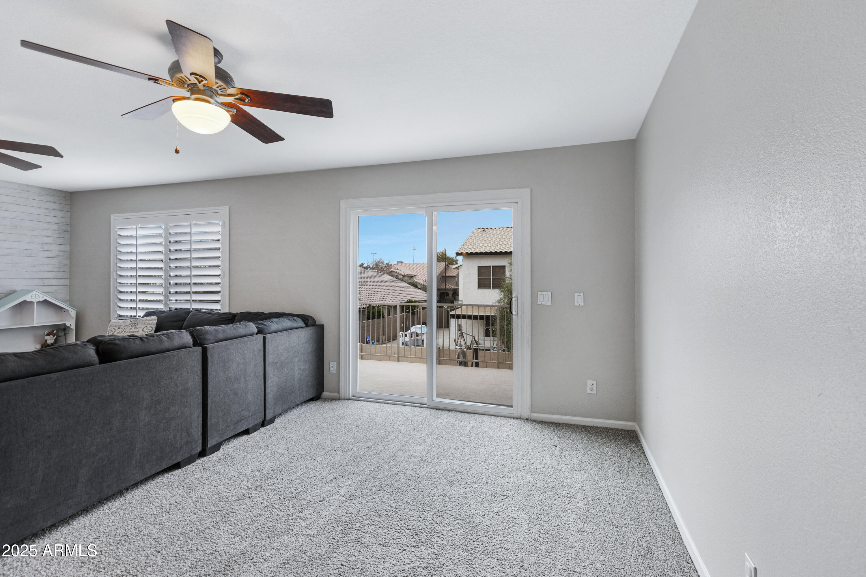 223 S DAISY Lane