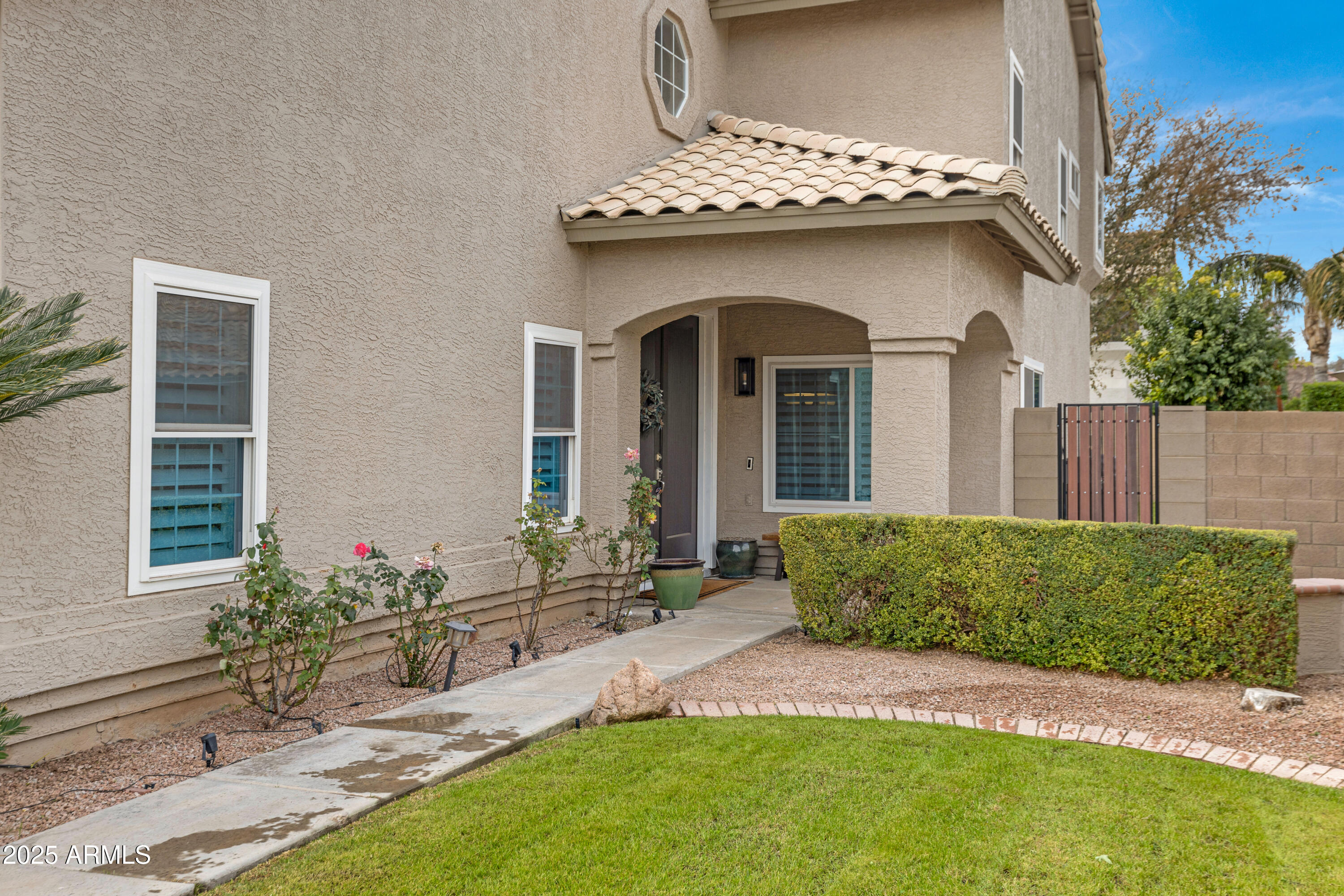 223 S DAISY Lane
