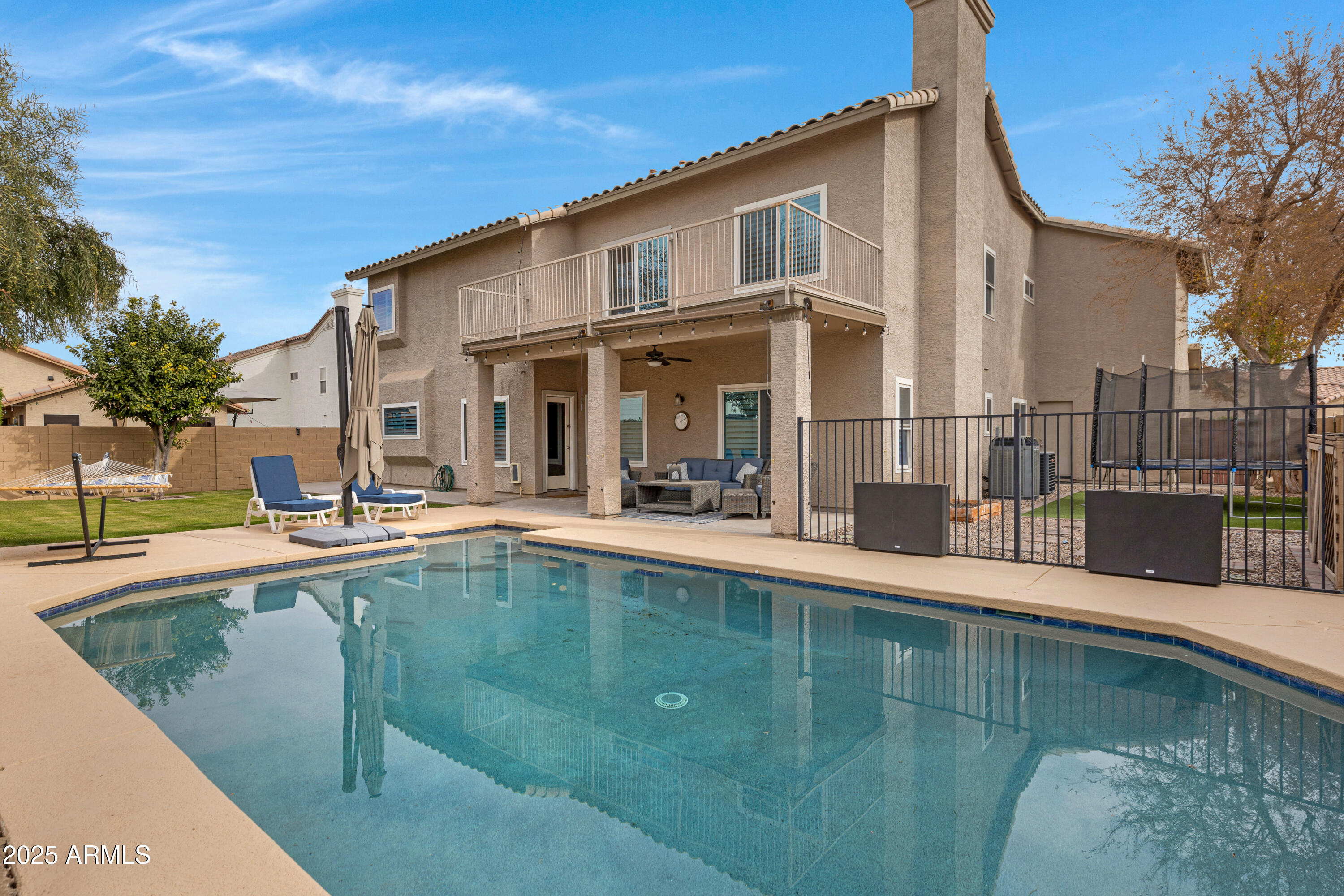 223 S DAISY Lane
