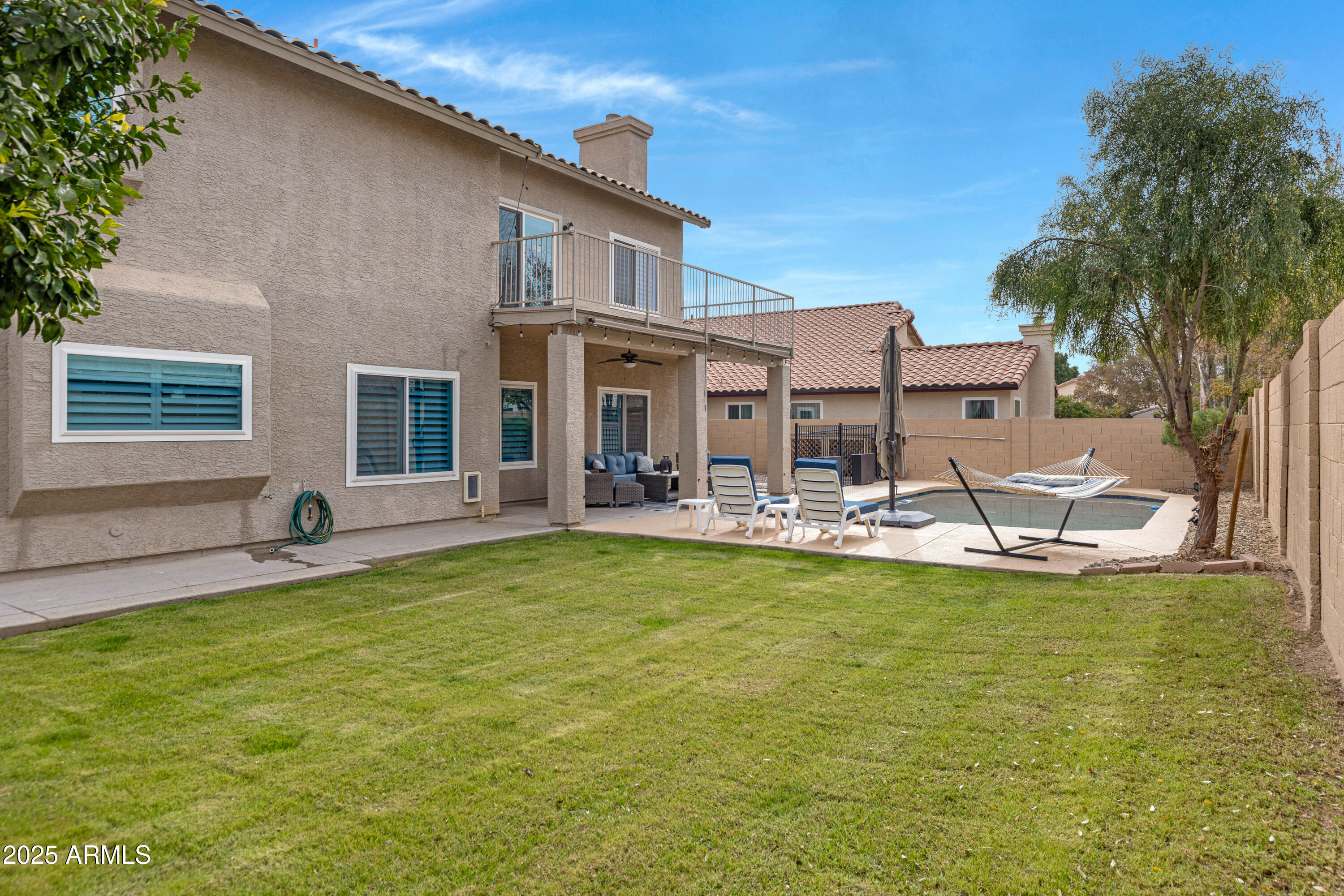 223 S DAISY Lane