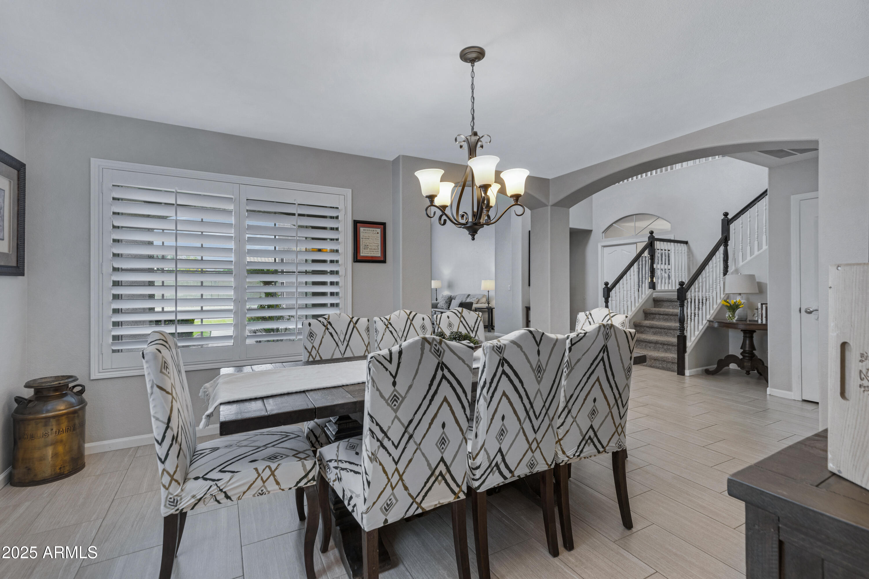 223 S DAISY Lane