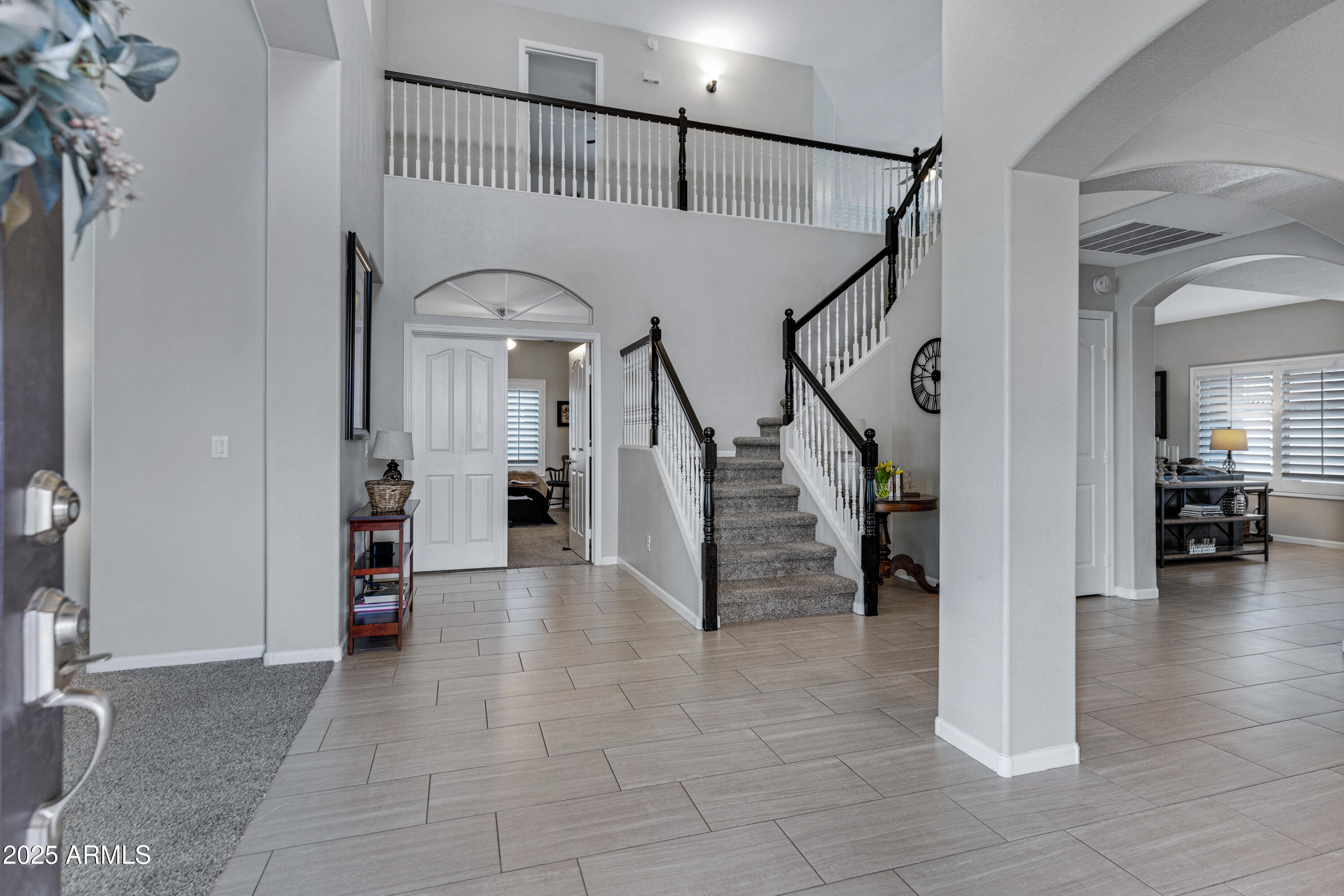 223 S DAISY Lane