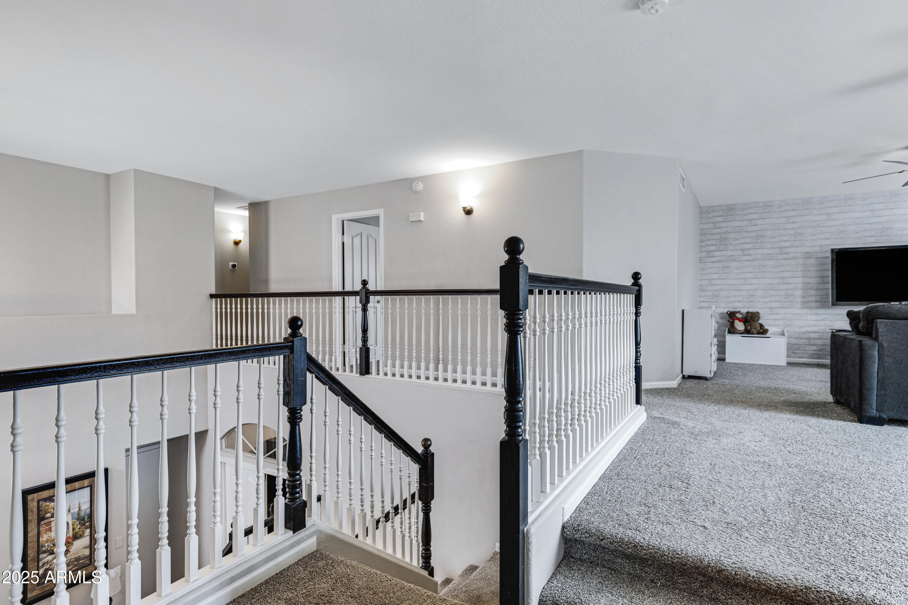 223 S DAISY Lane