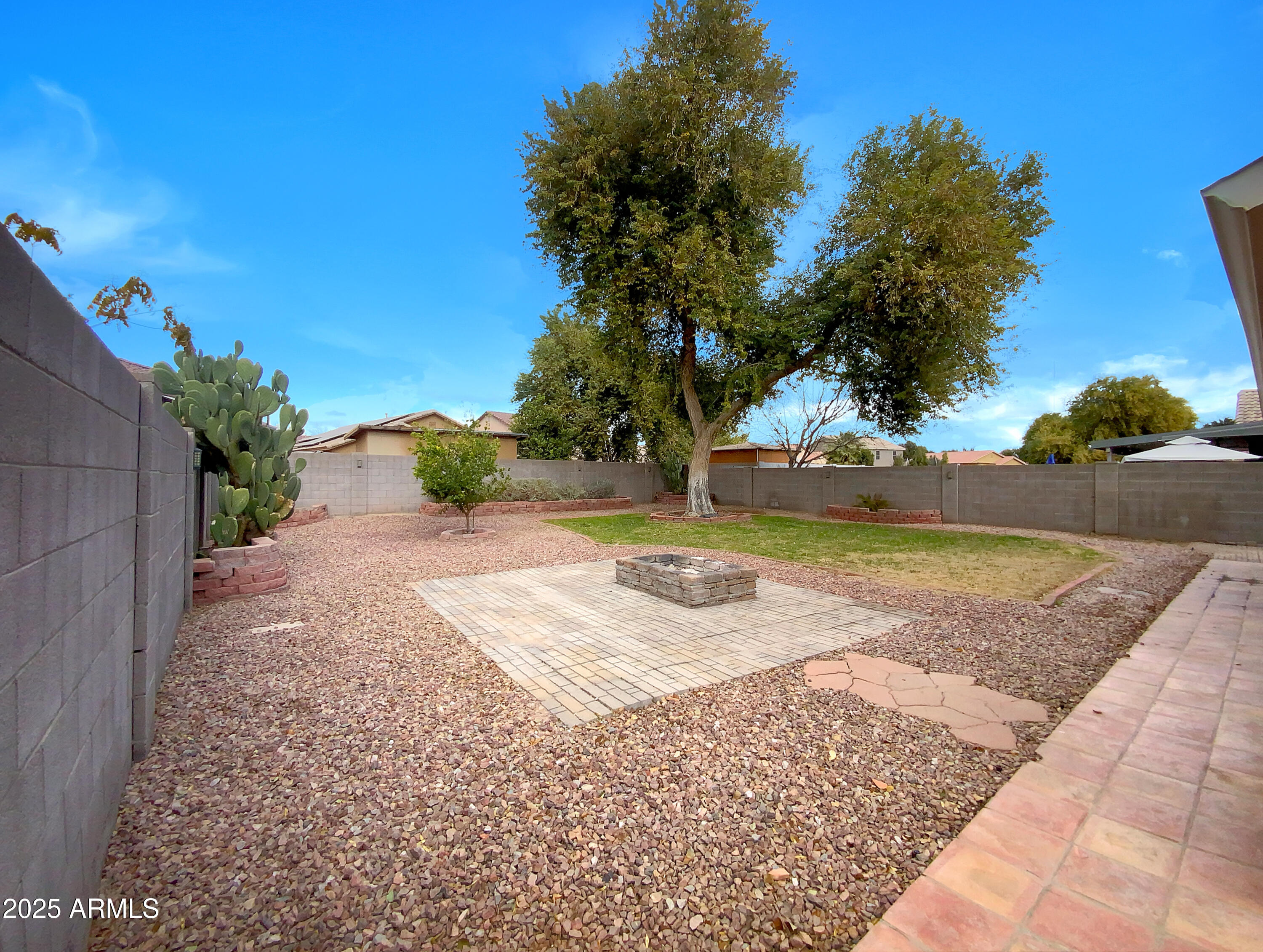 2028 E LIPIZZAN Drive