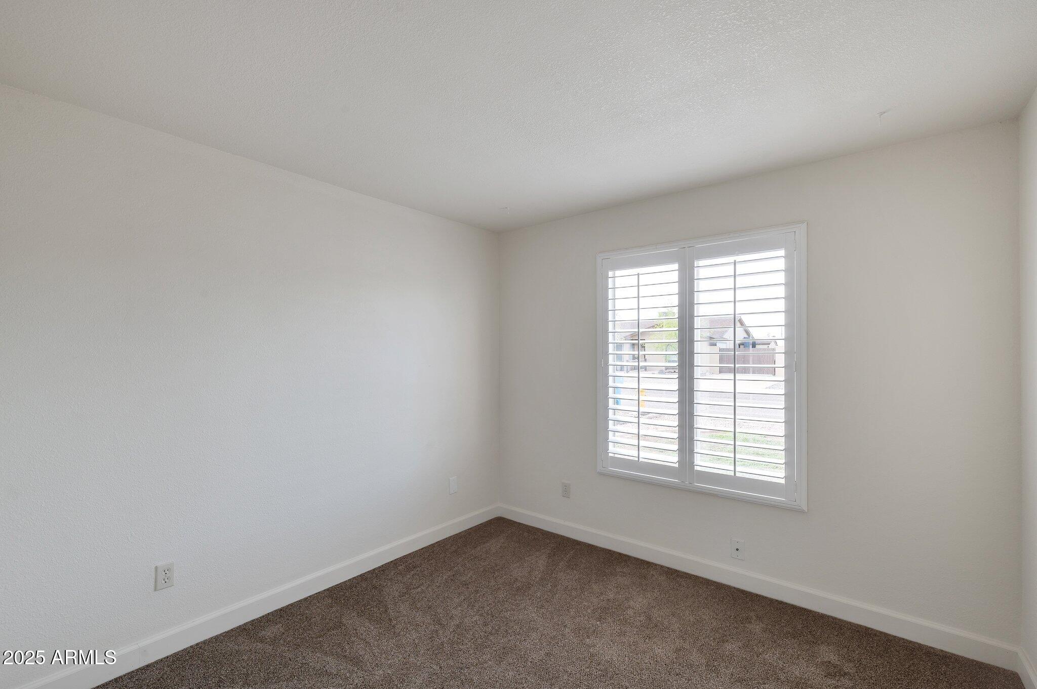 1410 W MORROW Drive