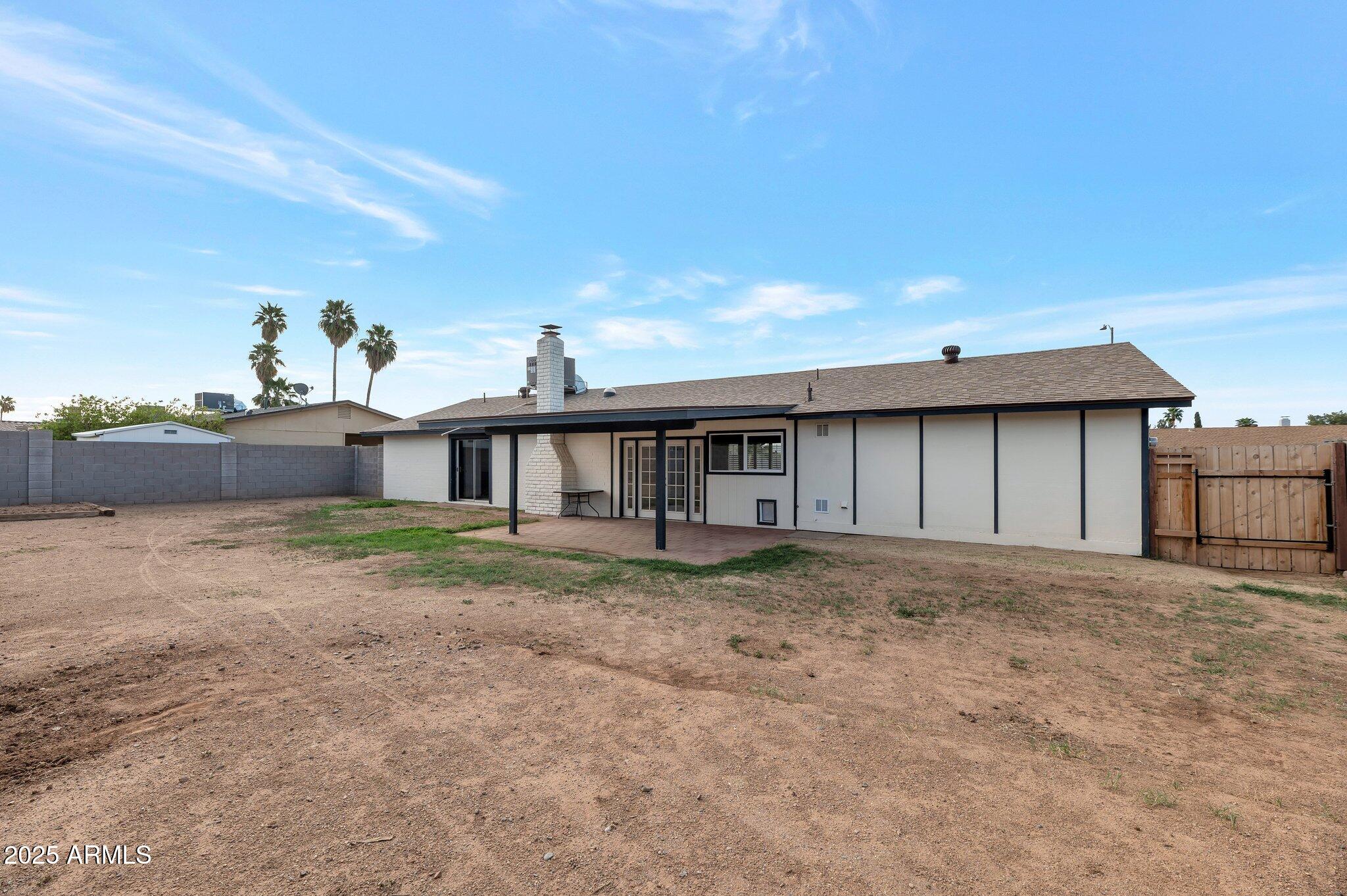 1410 W MORROW Drive