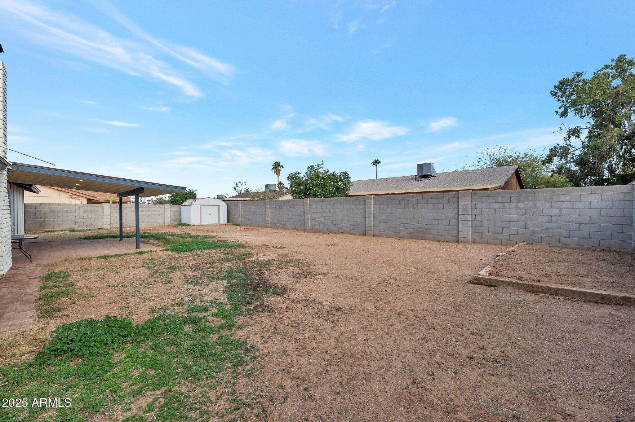1410 W MORROW Drive