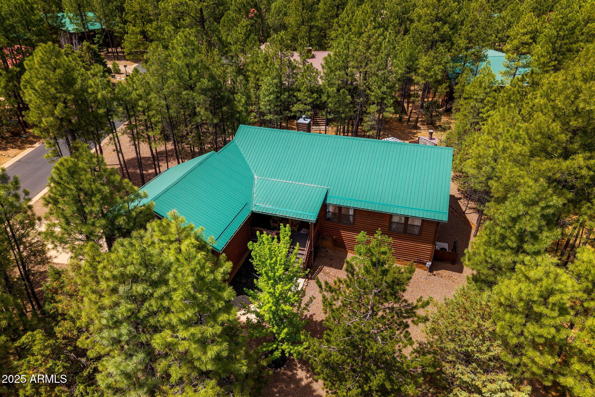 2640 W MAPLE Lane