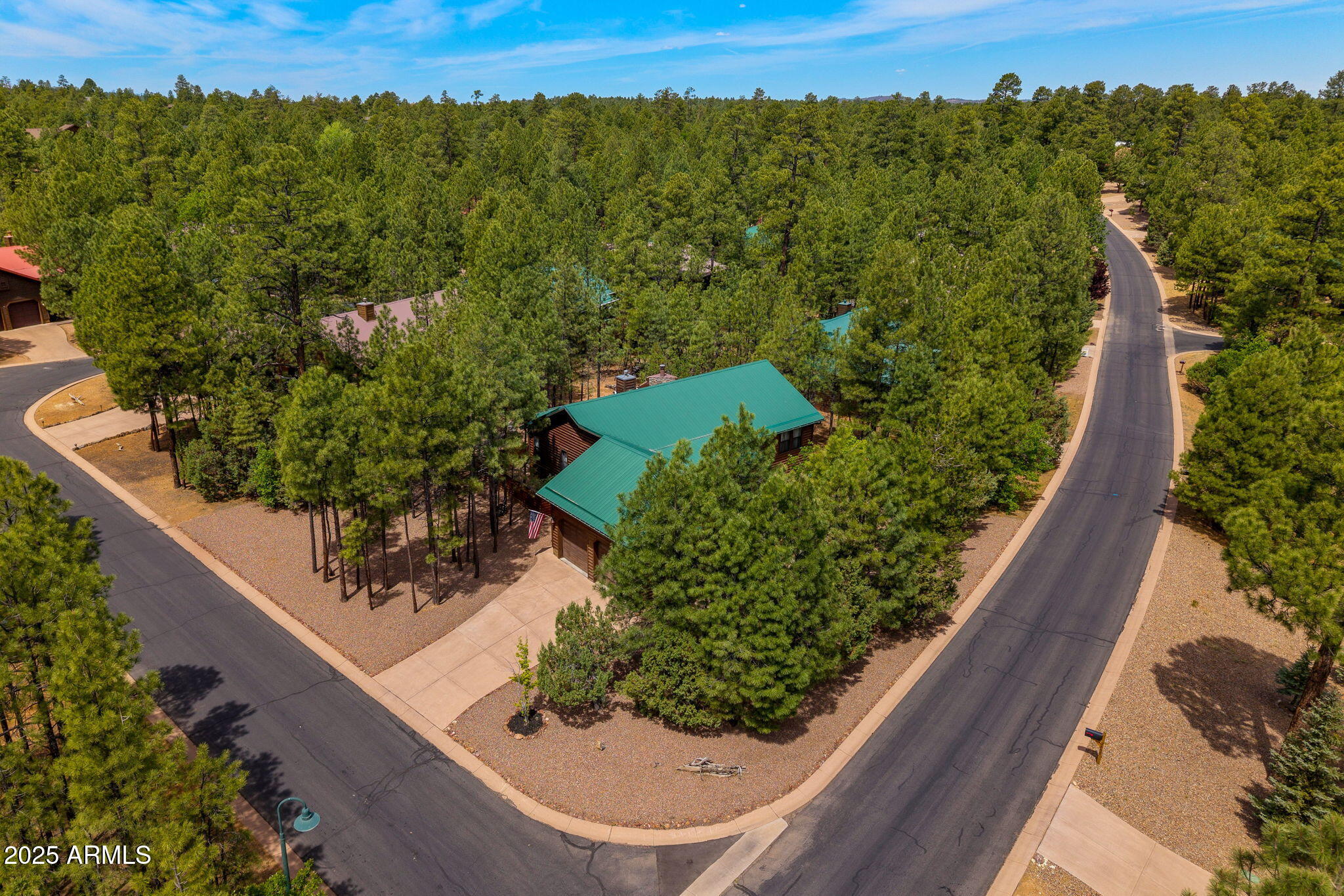 2640 W MAPLE Lane