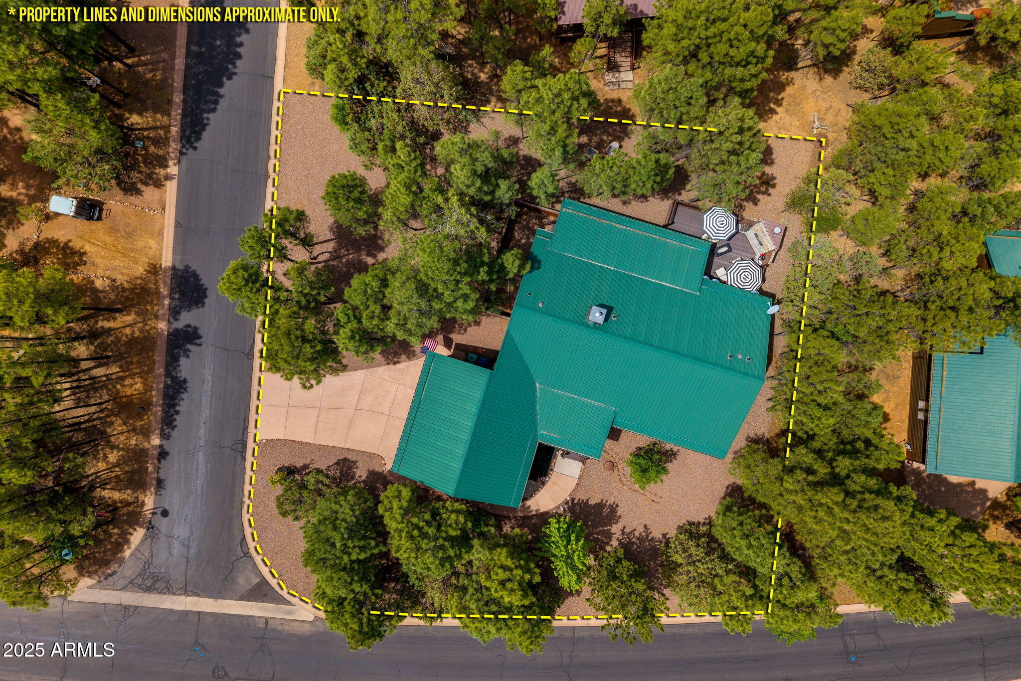 2640 W MAPLE Lane