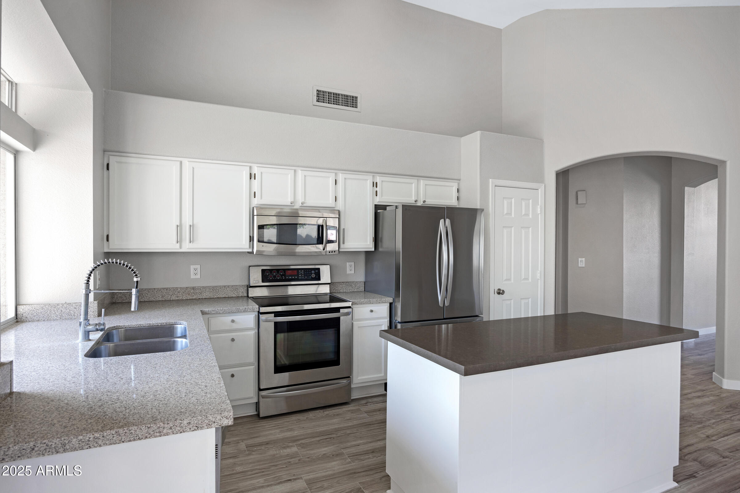 115 W EL FREDA Road