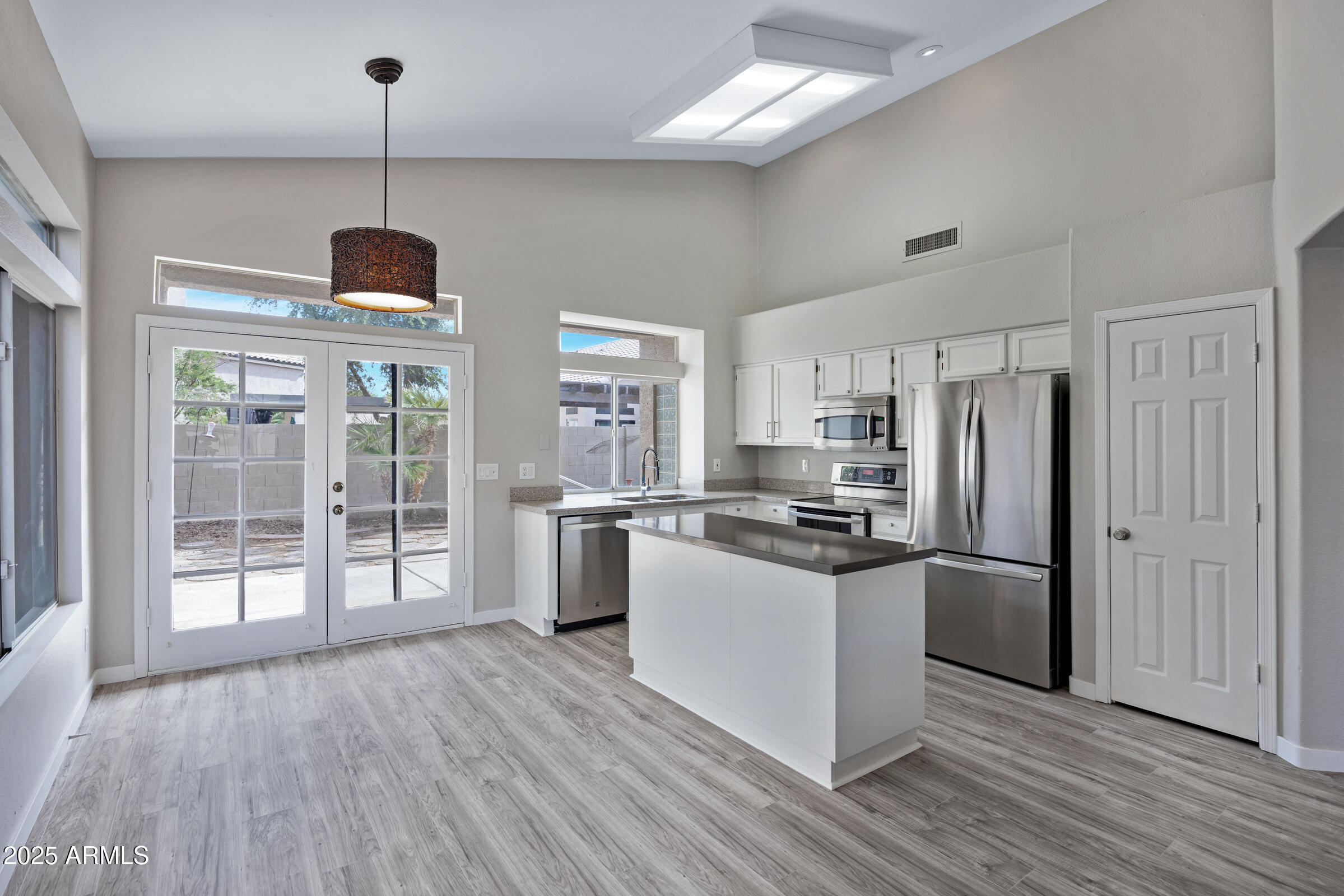 115 W EL FREDA Road