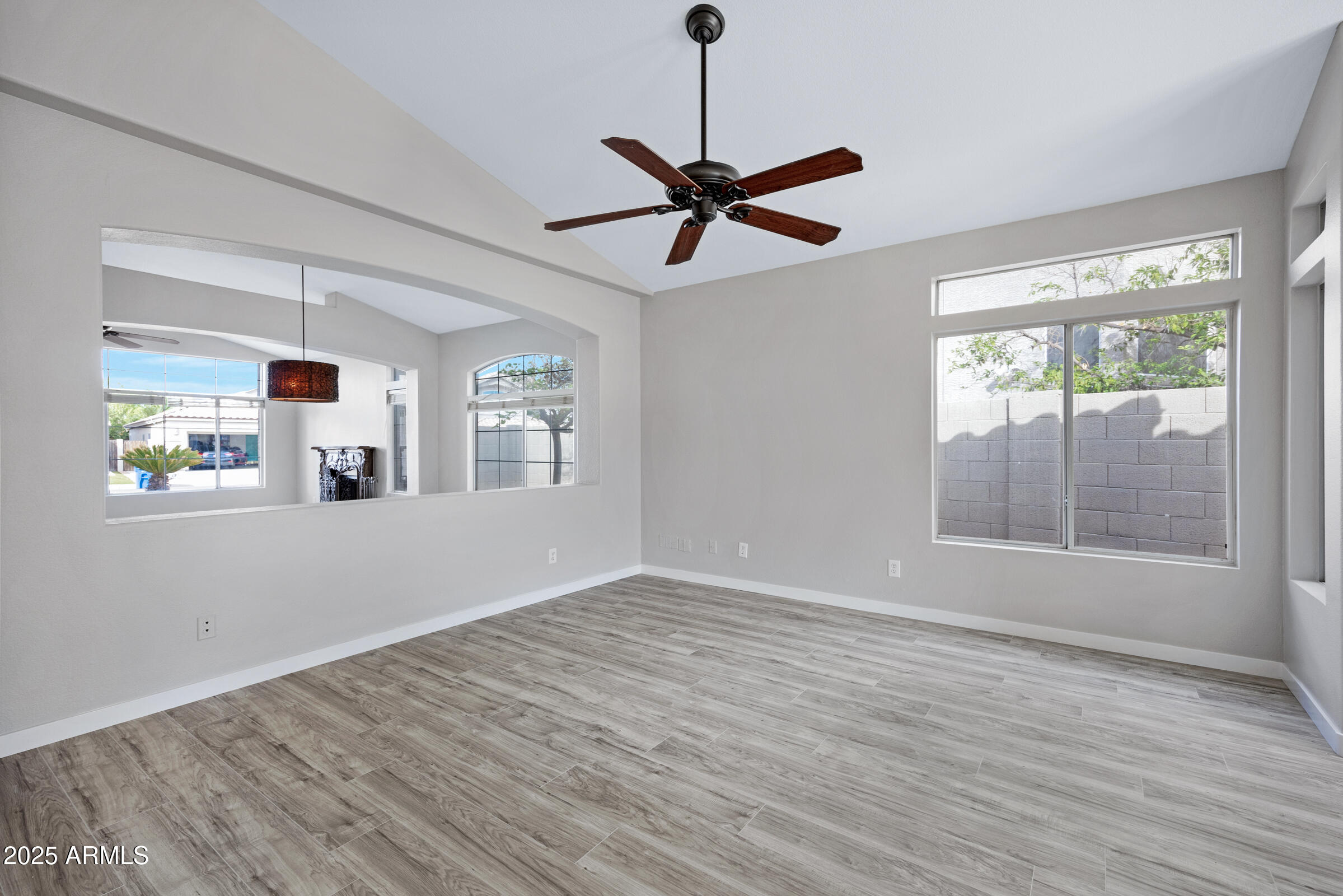 115 W EL FREDA Road