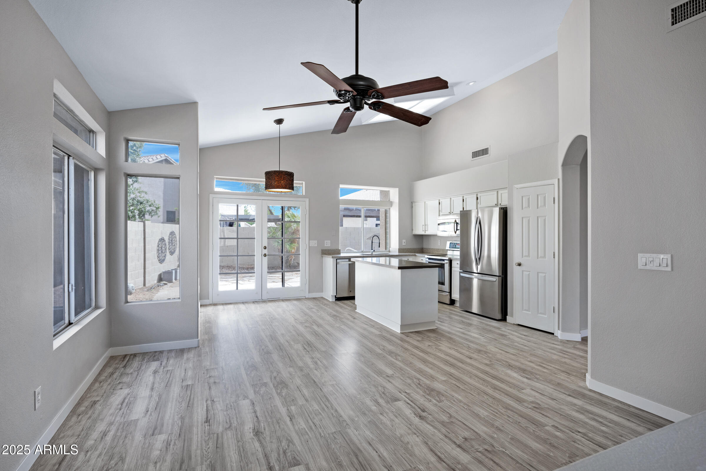115 W EL FREDA Road