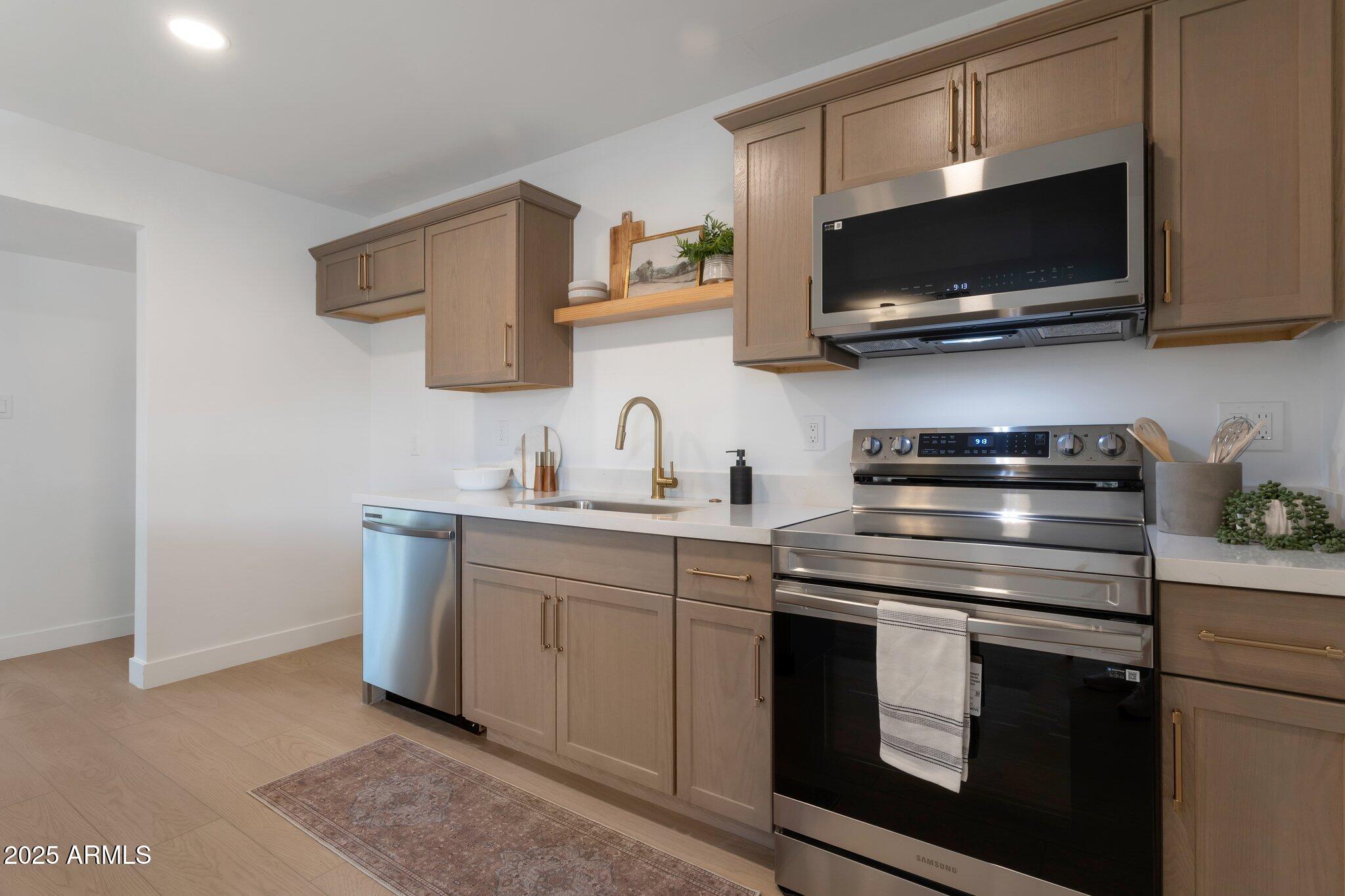 1205 W 7TH Street