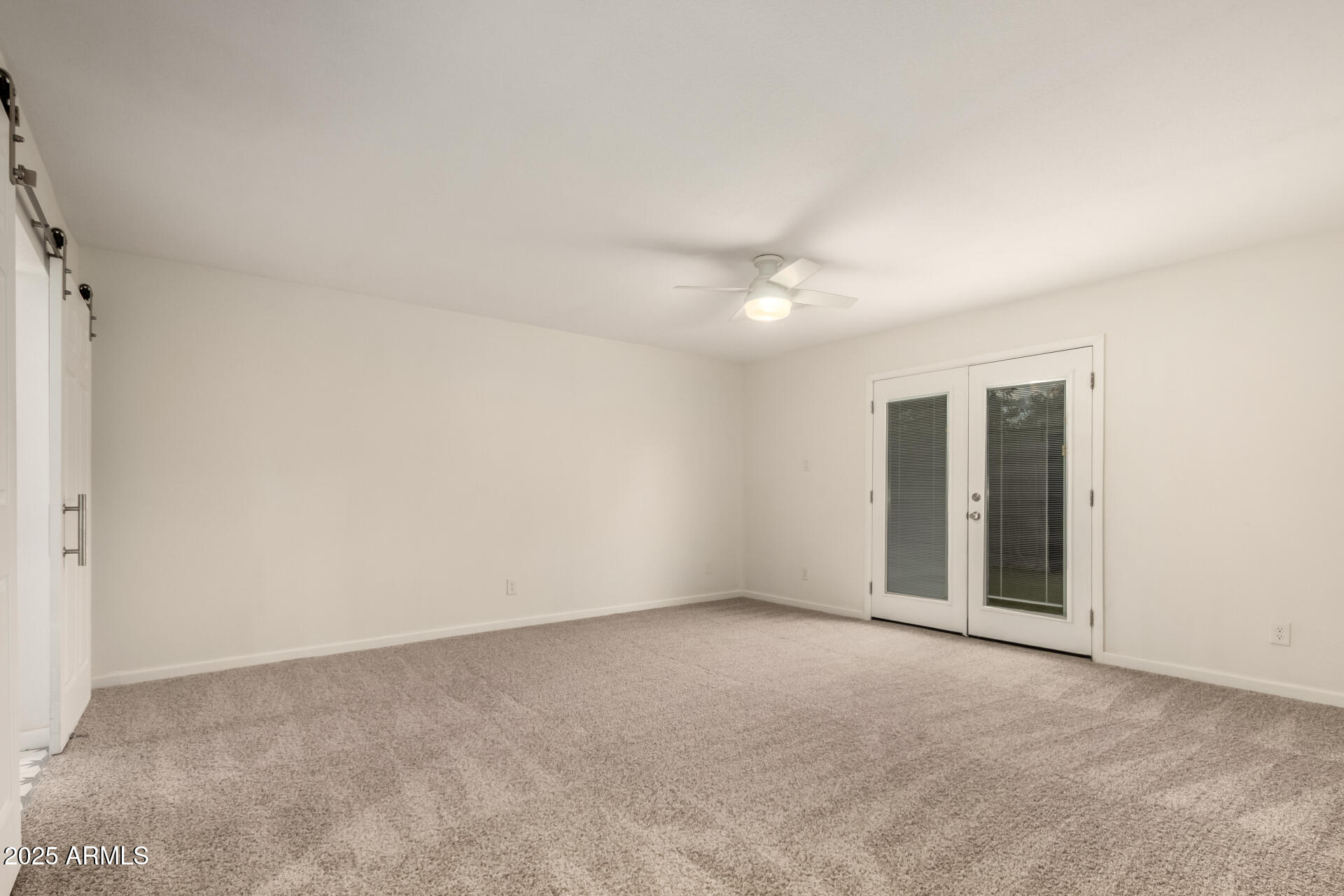 516 E LODGE Drive