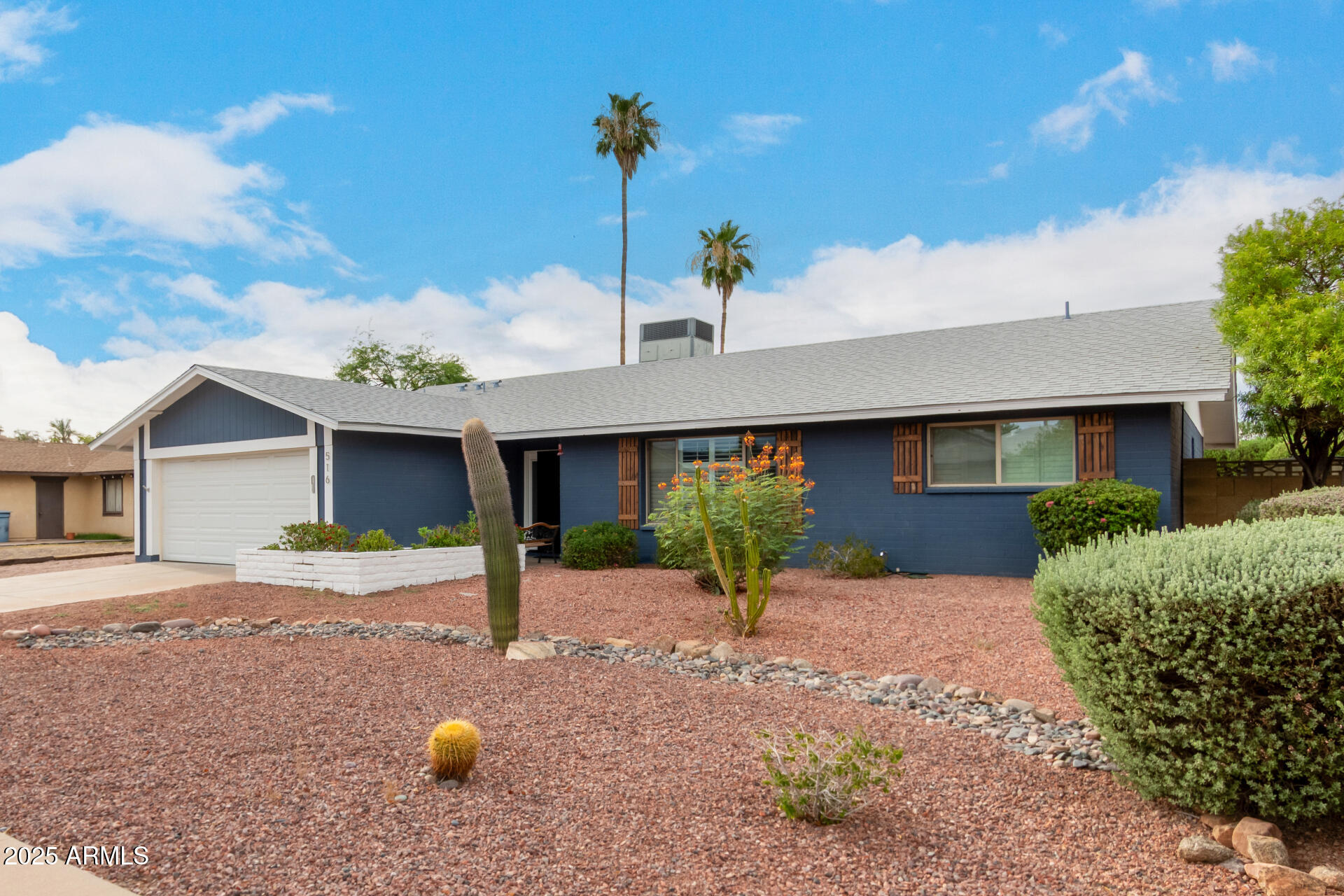 516 E LODGE Drive