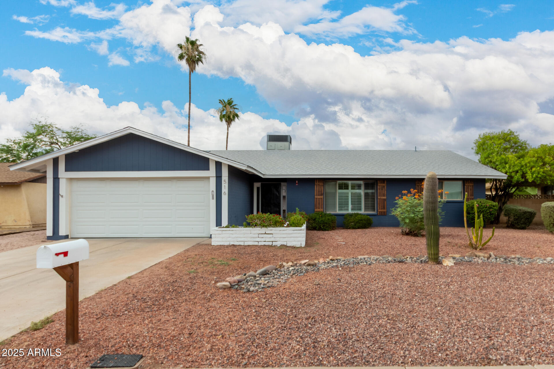 516 E LODGE Drive