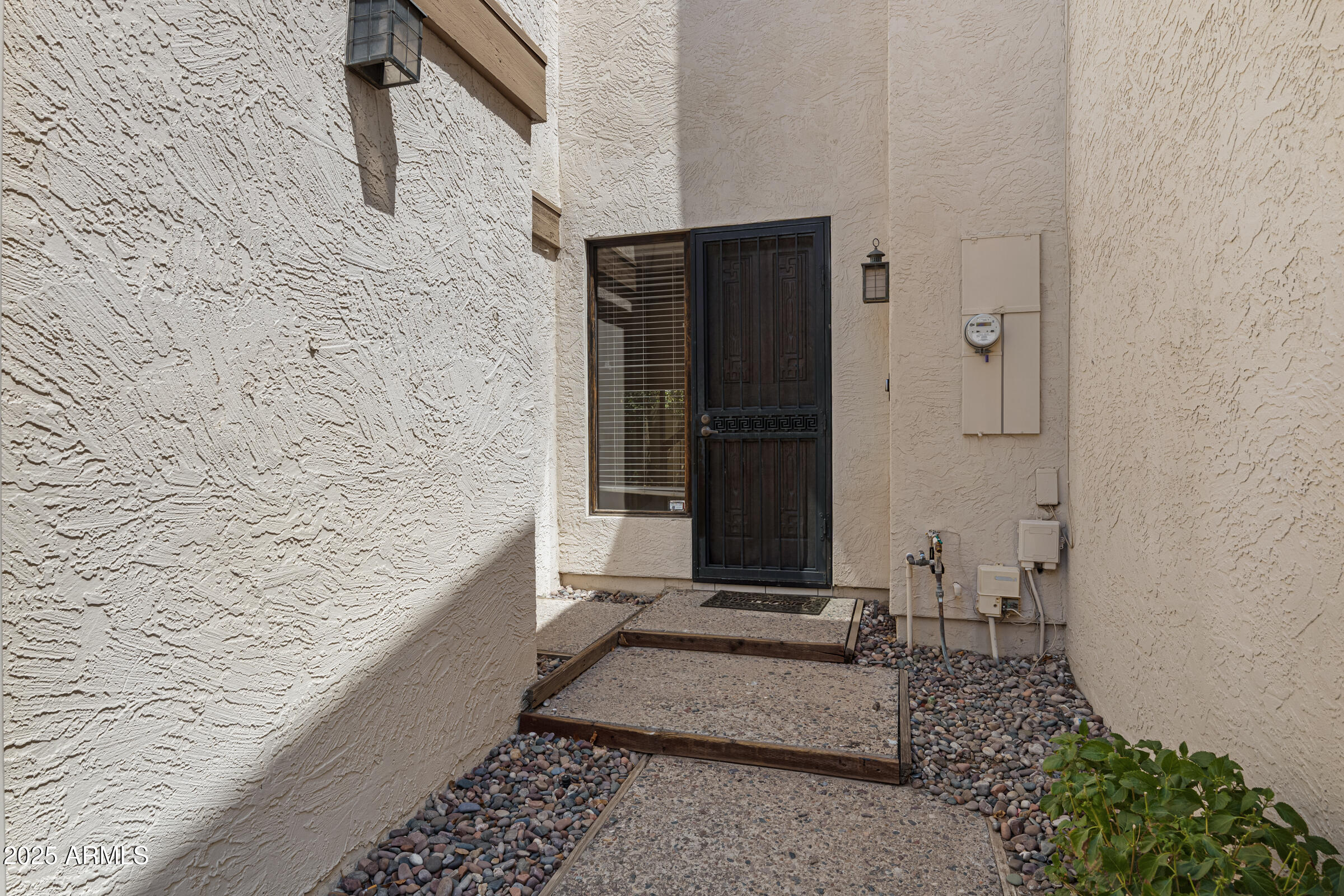 6503 N 10TH Place
