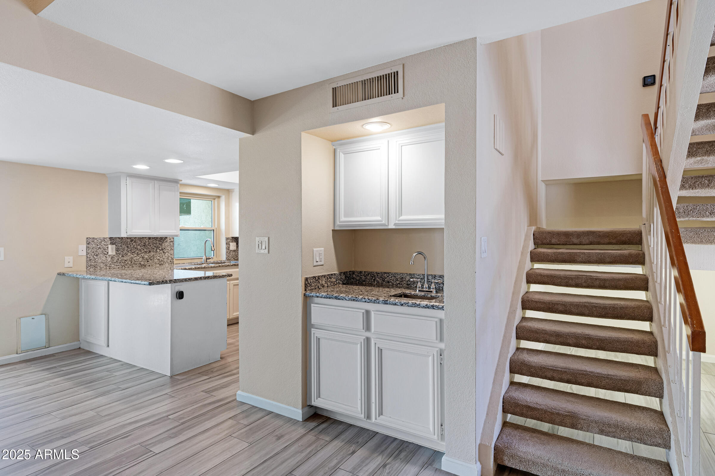 6503 N 10TH Place