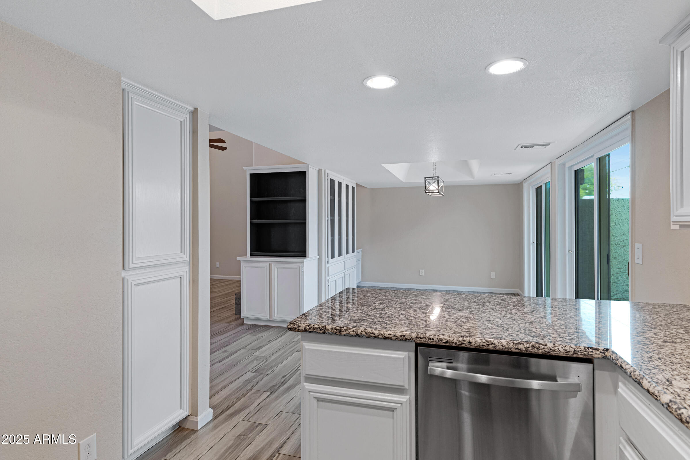 6503 N 10TH Place