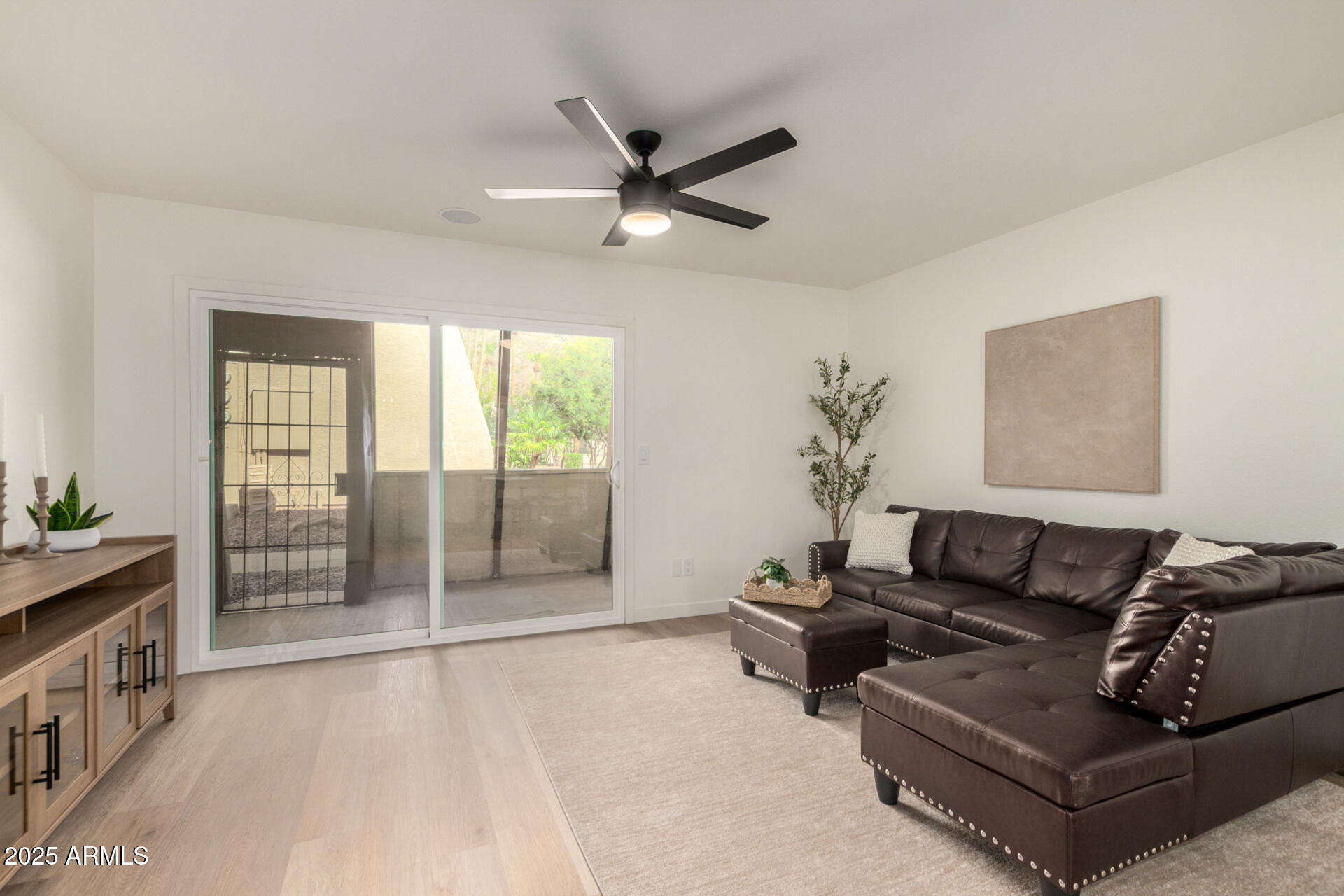 1601 W SUNNYSIDE Drive 170